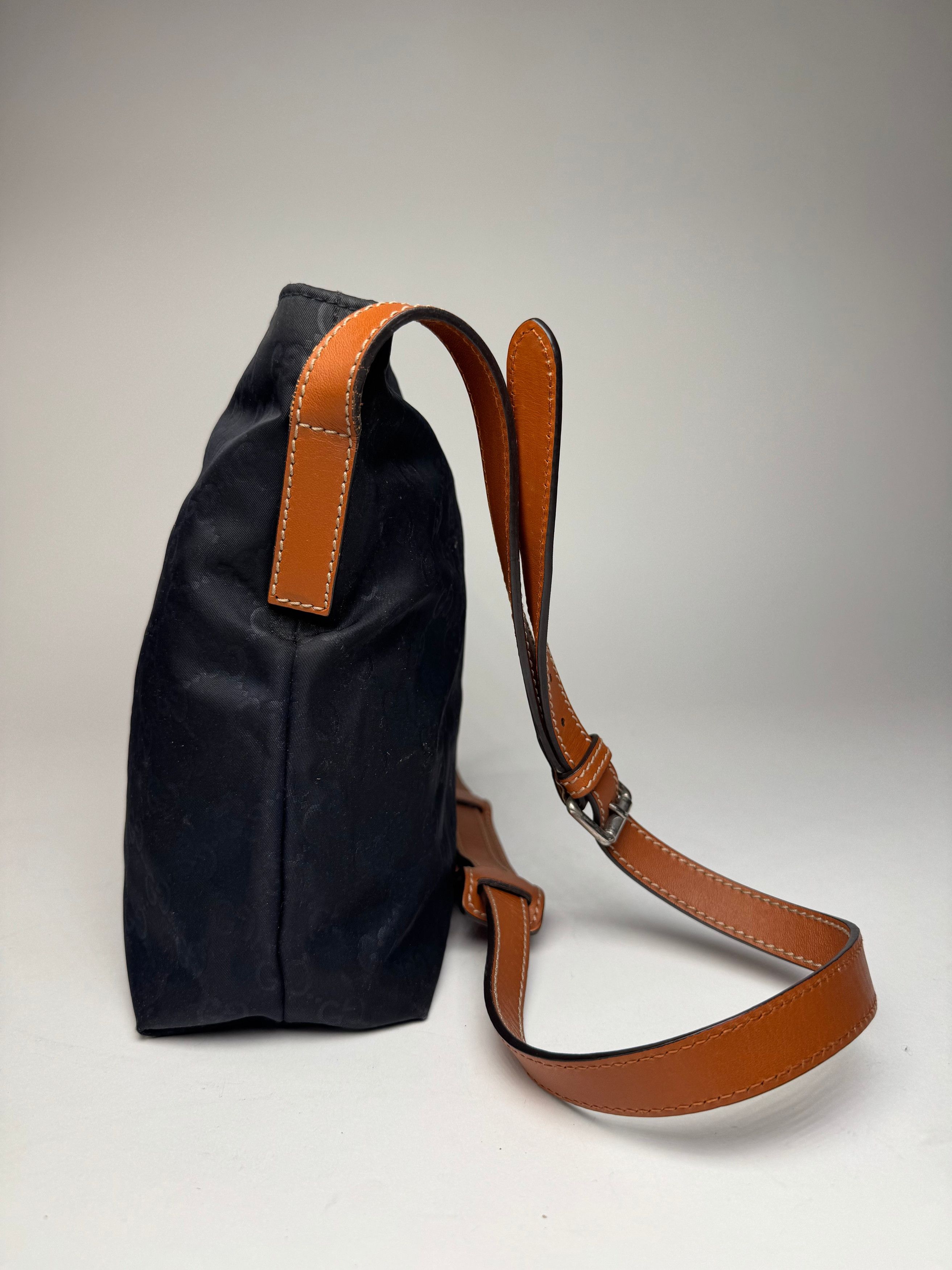 Gucci Vintage Monogram Canvas Leather Shoulder / Crossbody Bag Bla Size ONE SIZE - 7 Thumbnail