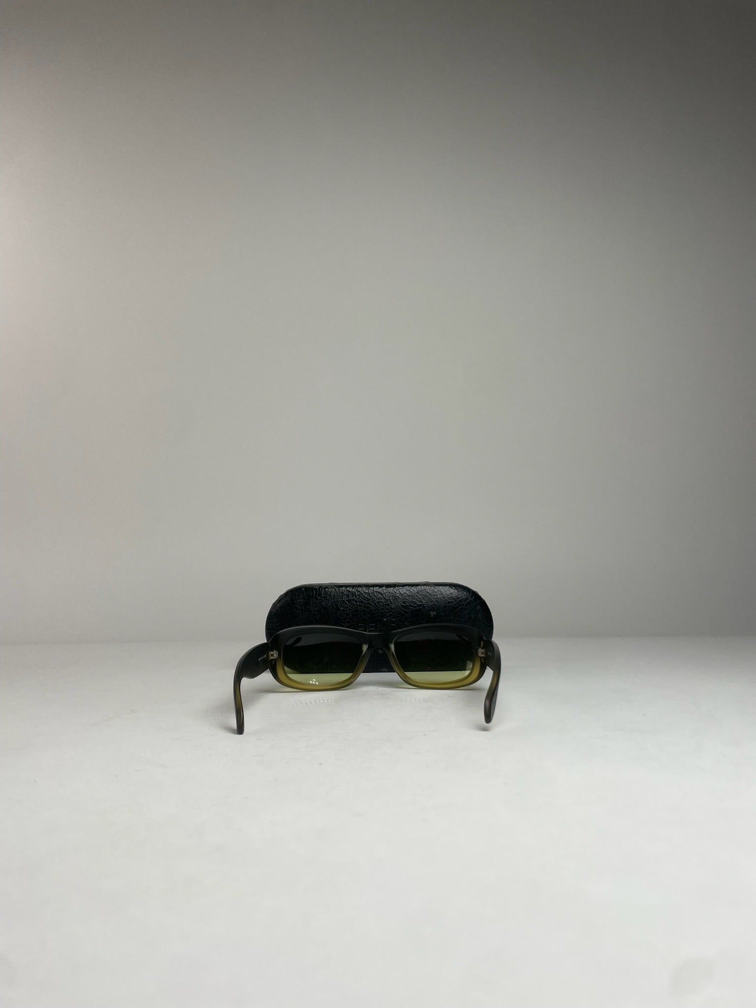 Fendi Vintage Roma Sunglasses Green Size ONE SIZE - 2 Thumbnail