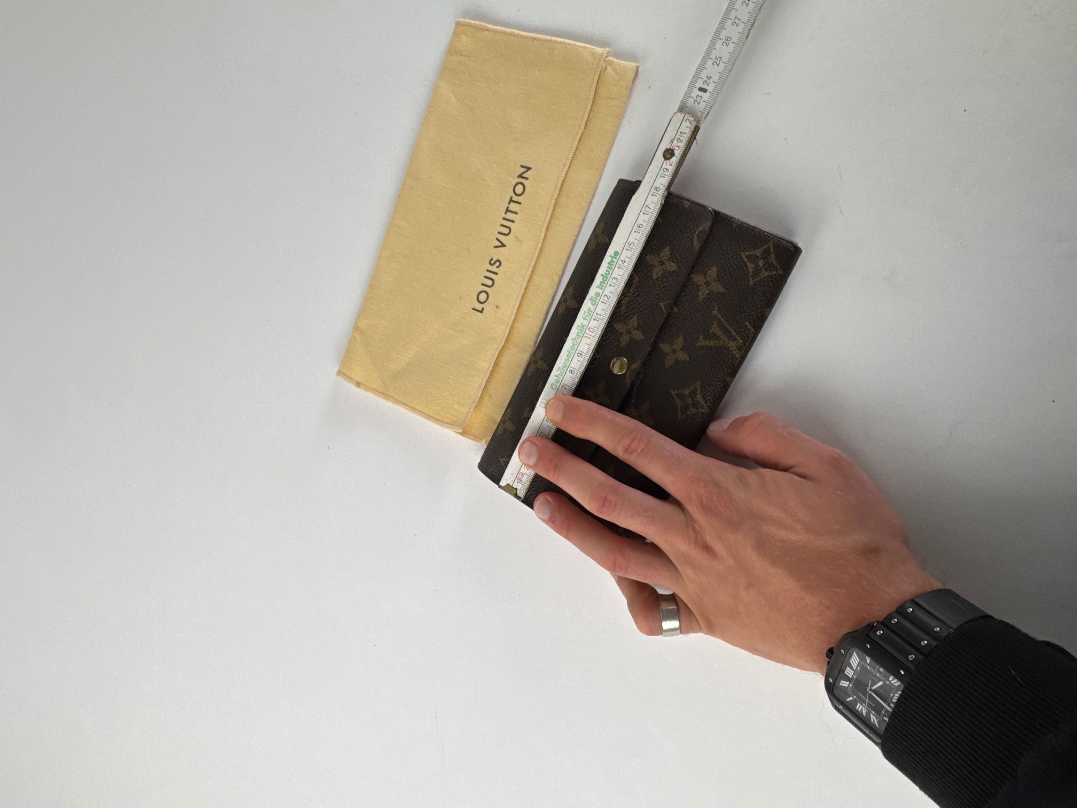 Louis Vuitton Vintage Leather Monogram Wallet Brown Size ONE SIZE - 8 Thumbnail