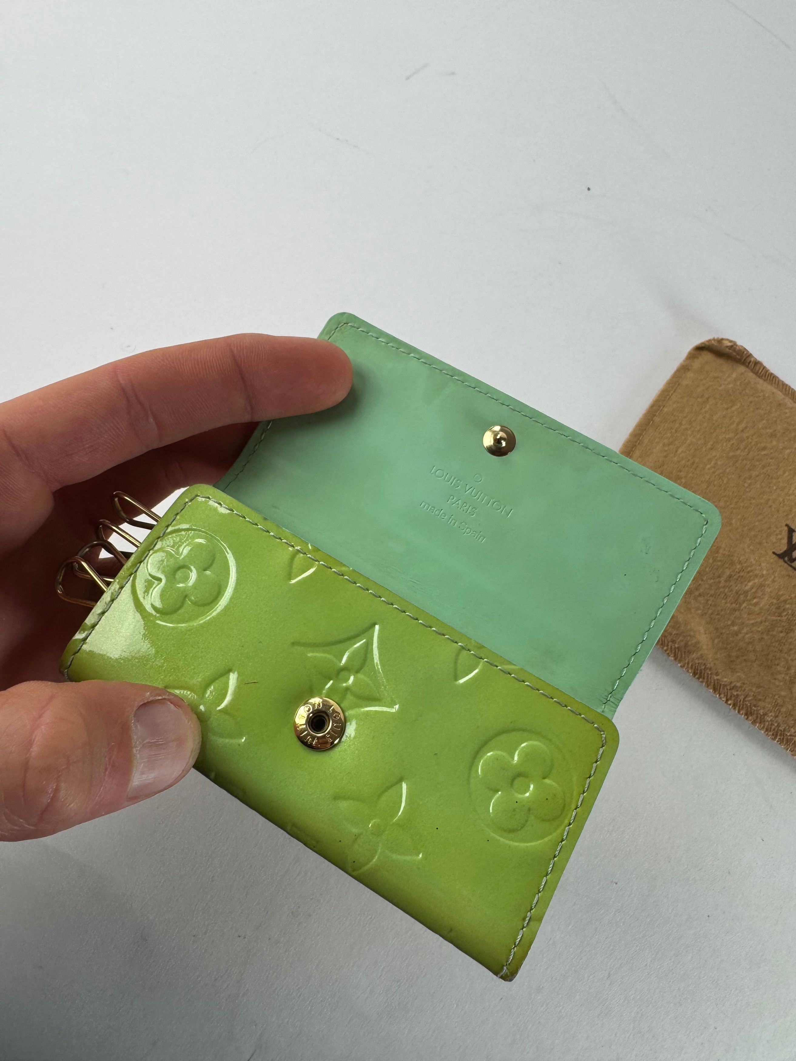Louis Vuitton Vintage Vernis Leather Key Holder Green Size ONE SIZE - 3 Thumbnail