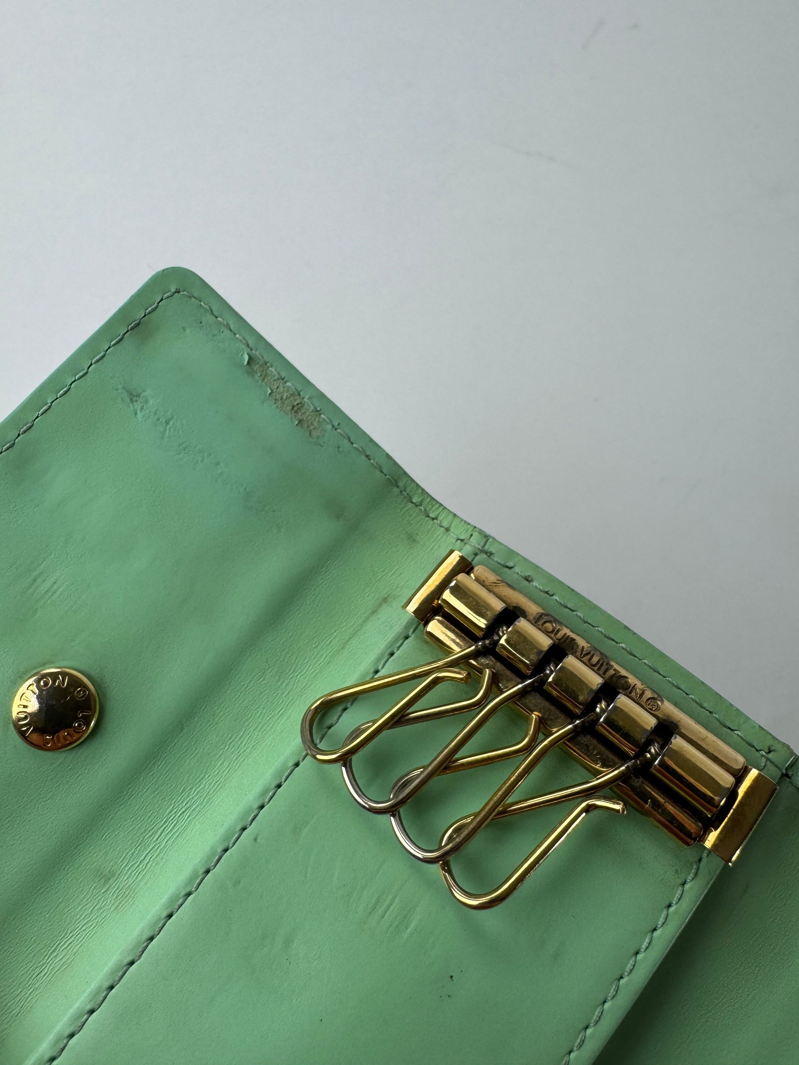 Louis Vuitton Vintage Vernis Leather Key Holder Green Size ONE SIZE - 6 Thumbnail