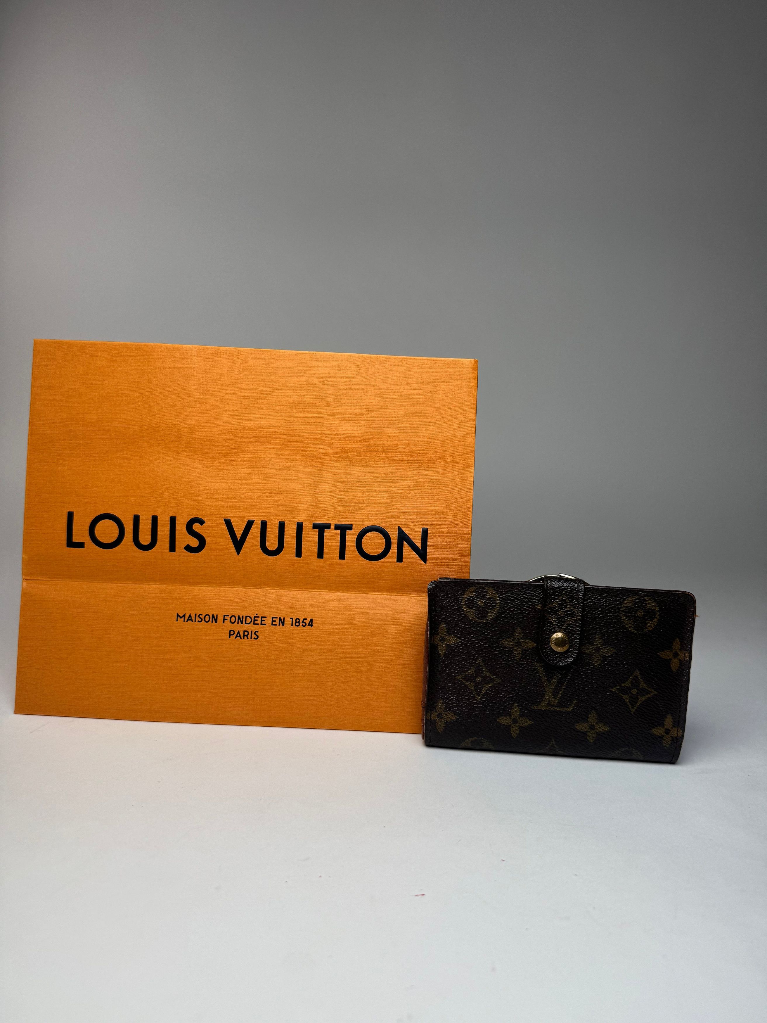 Louis Vuitton Vintage Leather Monogram Wallet Brown Size ONE SIZE - 6 Thumbnail
