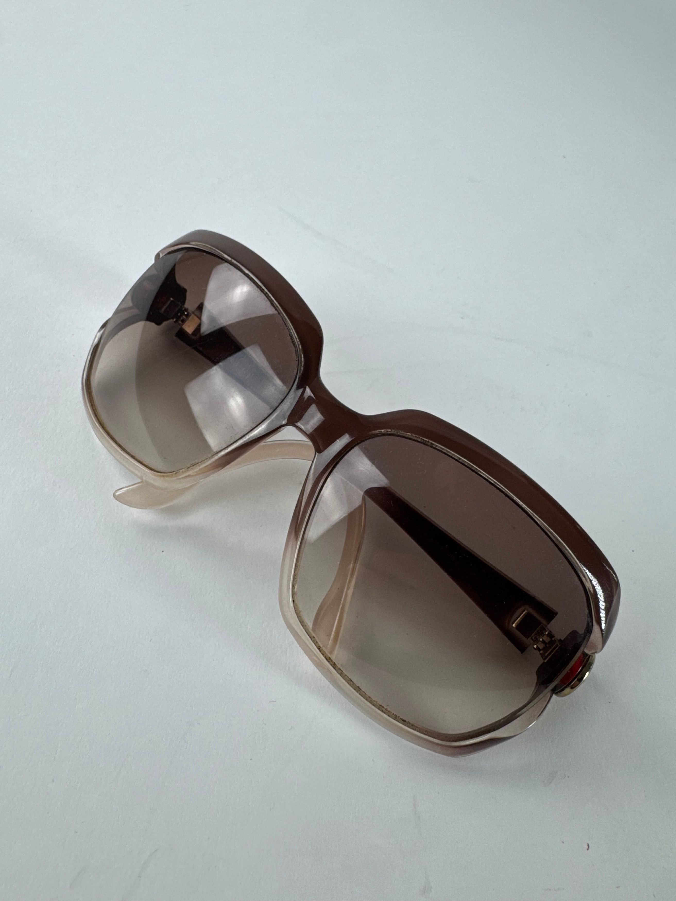 Gucci Vintage Overd Sunglasses Black Beige Size ONE SIZE - 12 Thumbnail