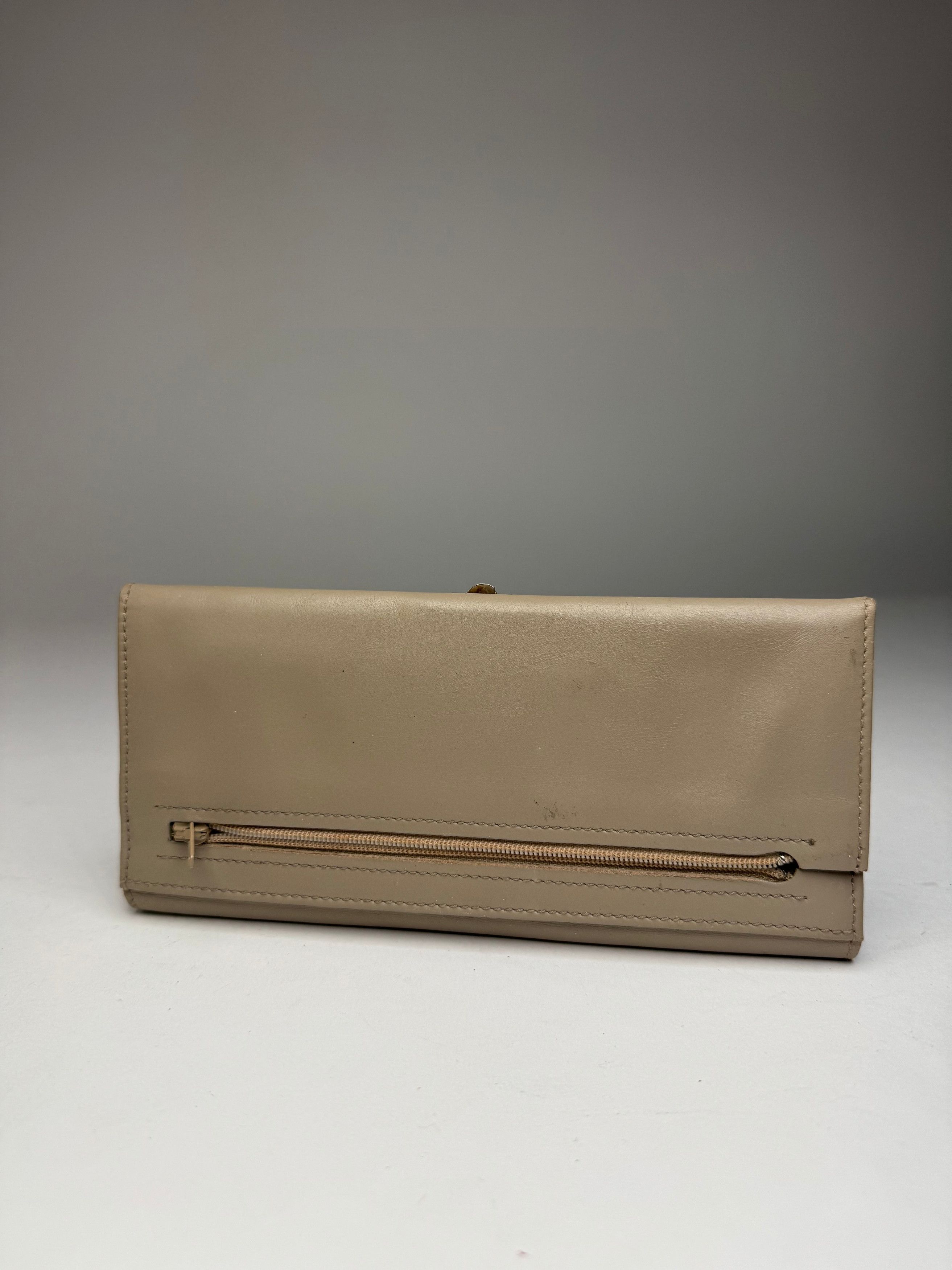 Gucci Vintage Long Leather Wallet Beige Size ONE SIZE - 2 Thumbnail
