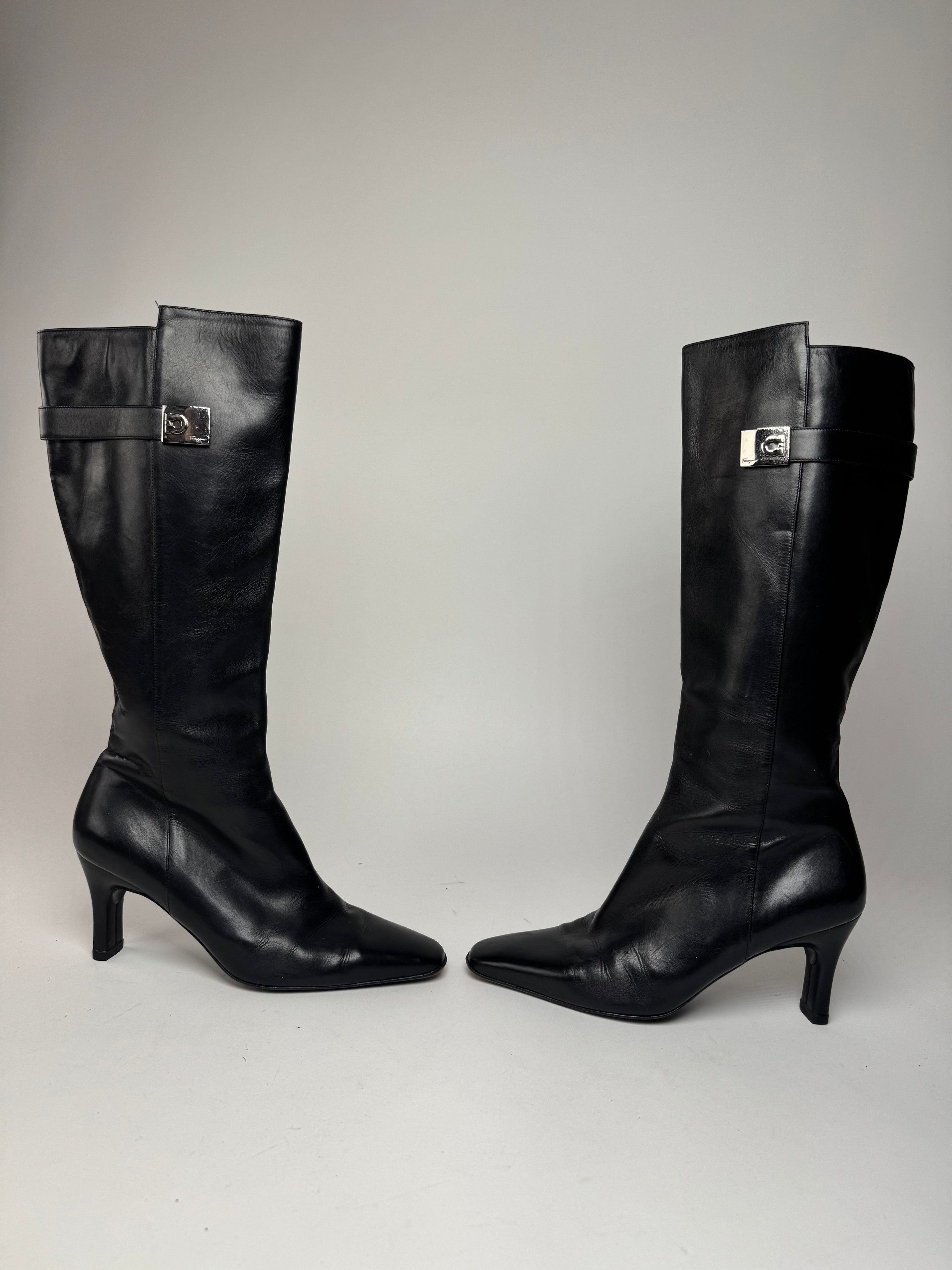 Salvatore Ferragamo Vintage Leather Heeled Boots Black EU38 Size US 7 / IT 37 - 5 Thumbnail