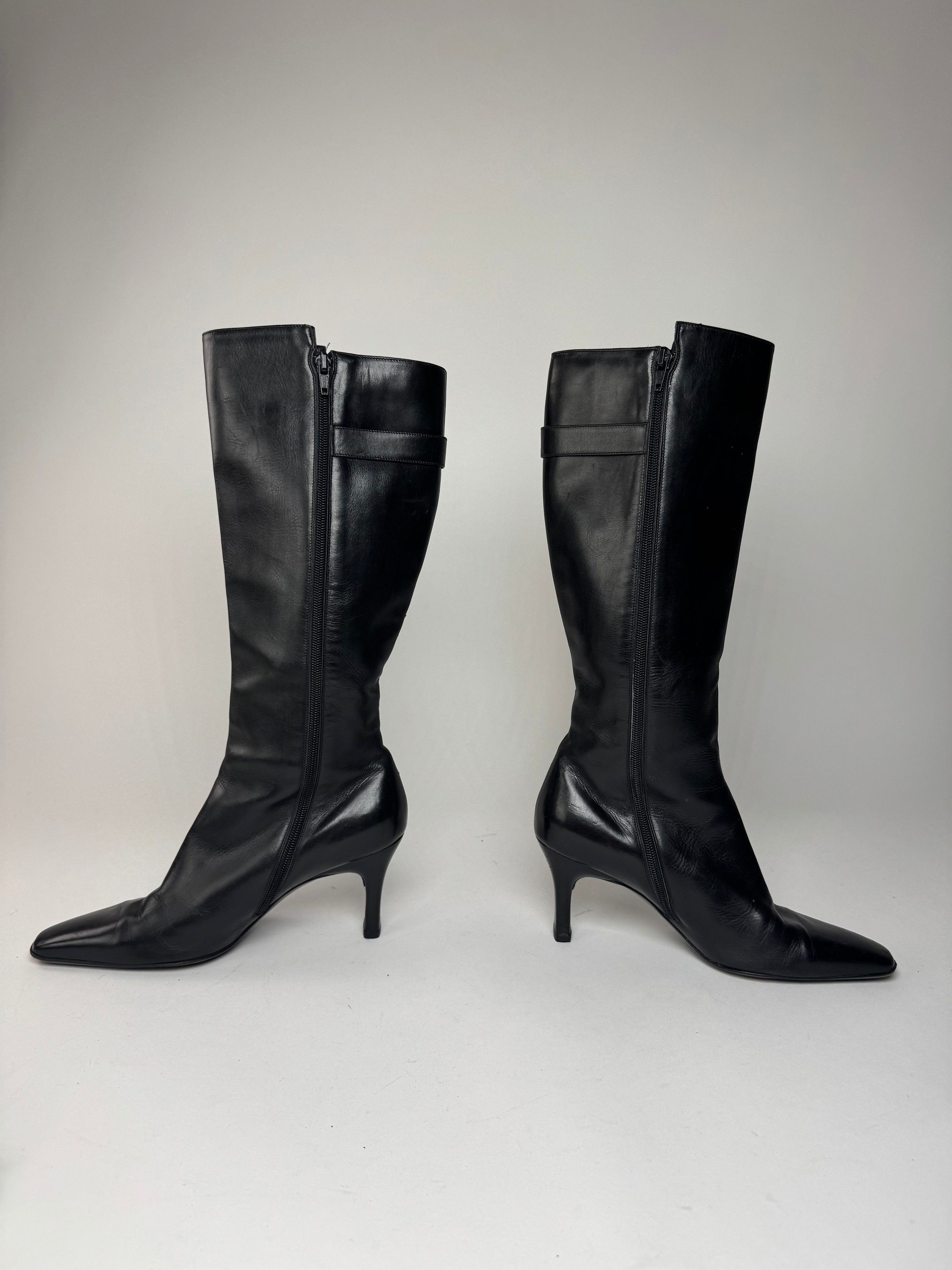 Salvatore Ferragamo Vintage Leather Heeled Boots Black EU38 Size US 7 / IT 37 - 7 Thumbnail