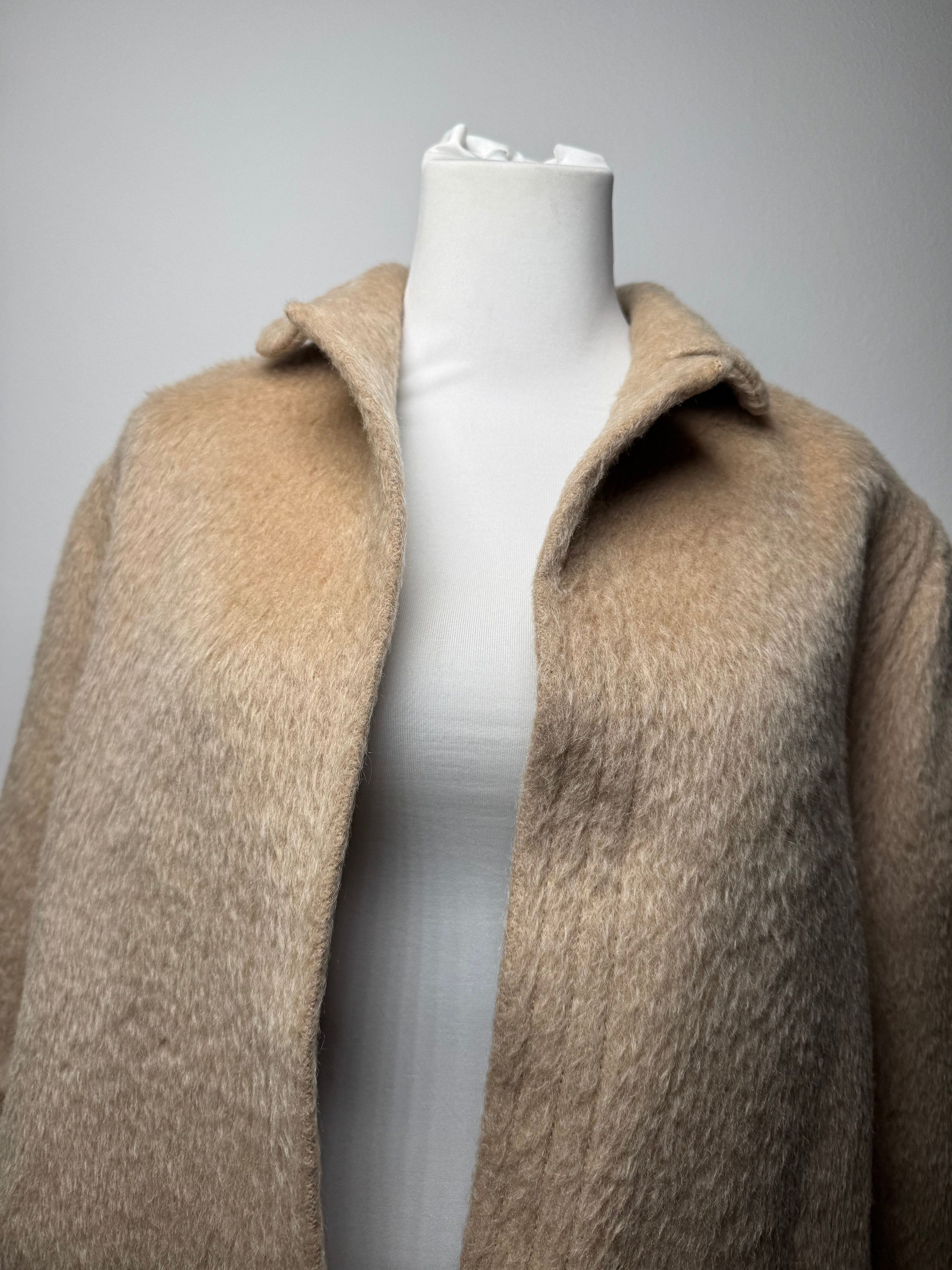 Givenchy Vintage Lama Hair Coat Beige M/L Size S / US 4 / IT 40 - 7 Thumbnail