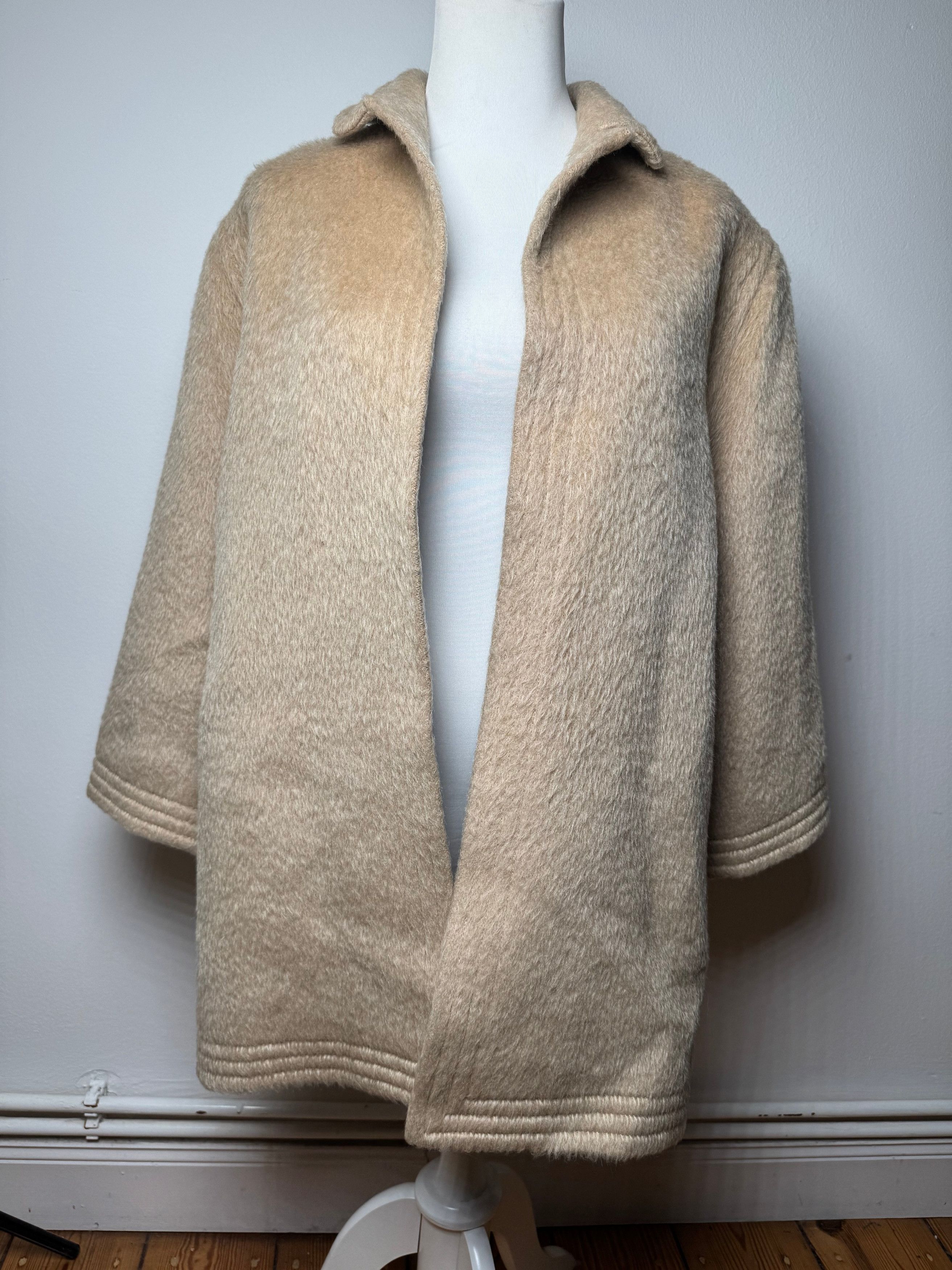 Givenchy Vintage Lama Hair Coat Beige M/L Size S / US 4 / IT 40 - 12 Thumbnail