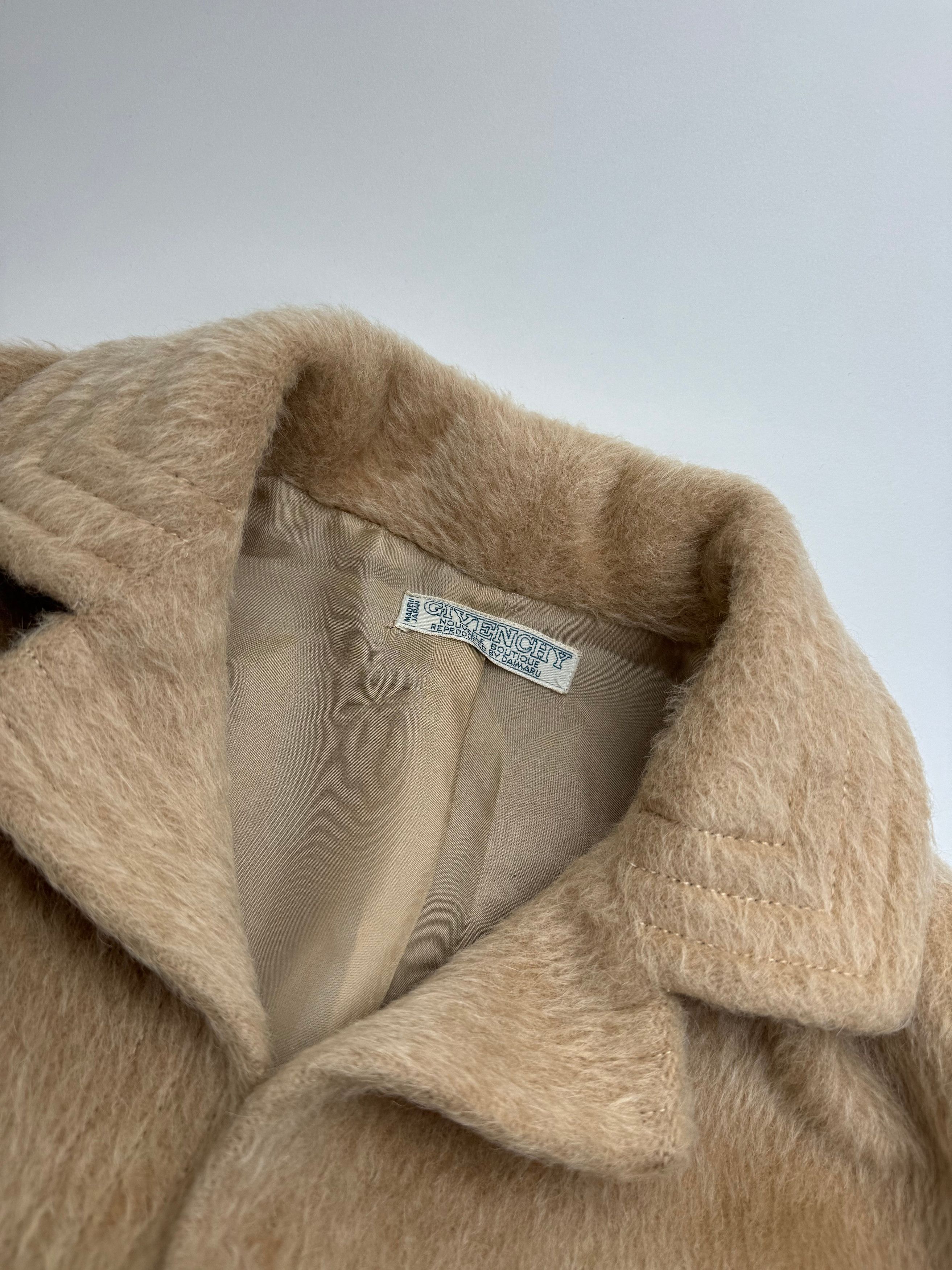 Givenchy Vintage Lama Hair Coat Beige M/L Size S / US 4 / IT 40 - 5 Thumbnail