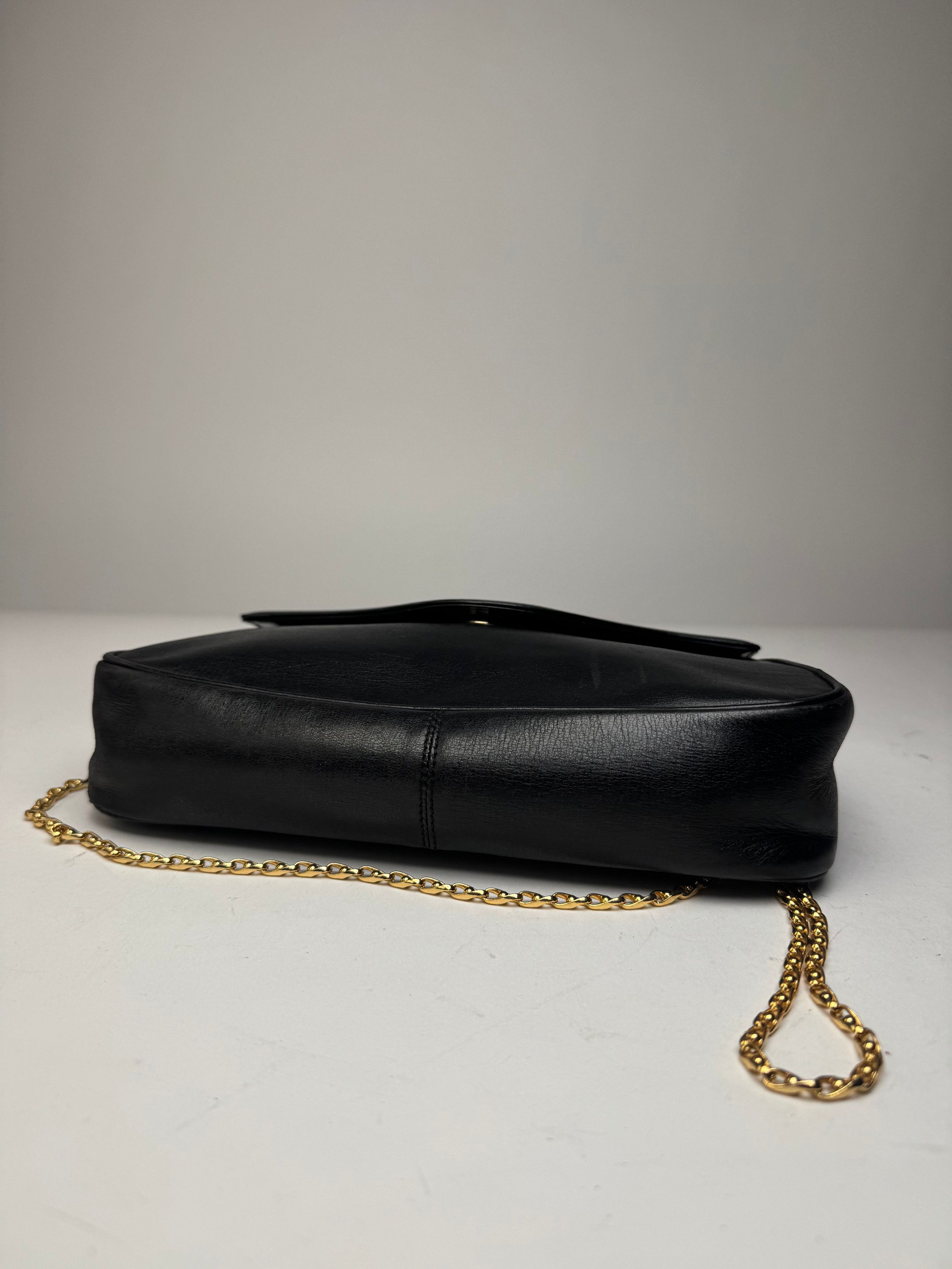 Givenchy Vintage Chain Logo Leather Bag Black Size ONE SIZE - 8 Thumbnail