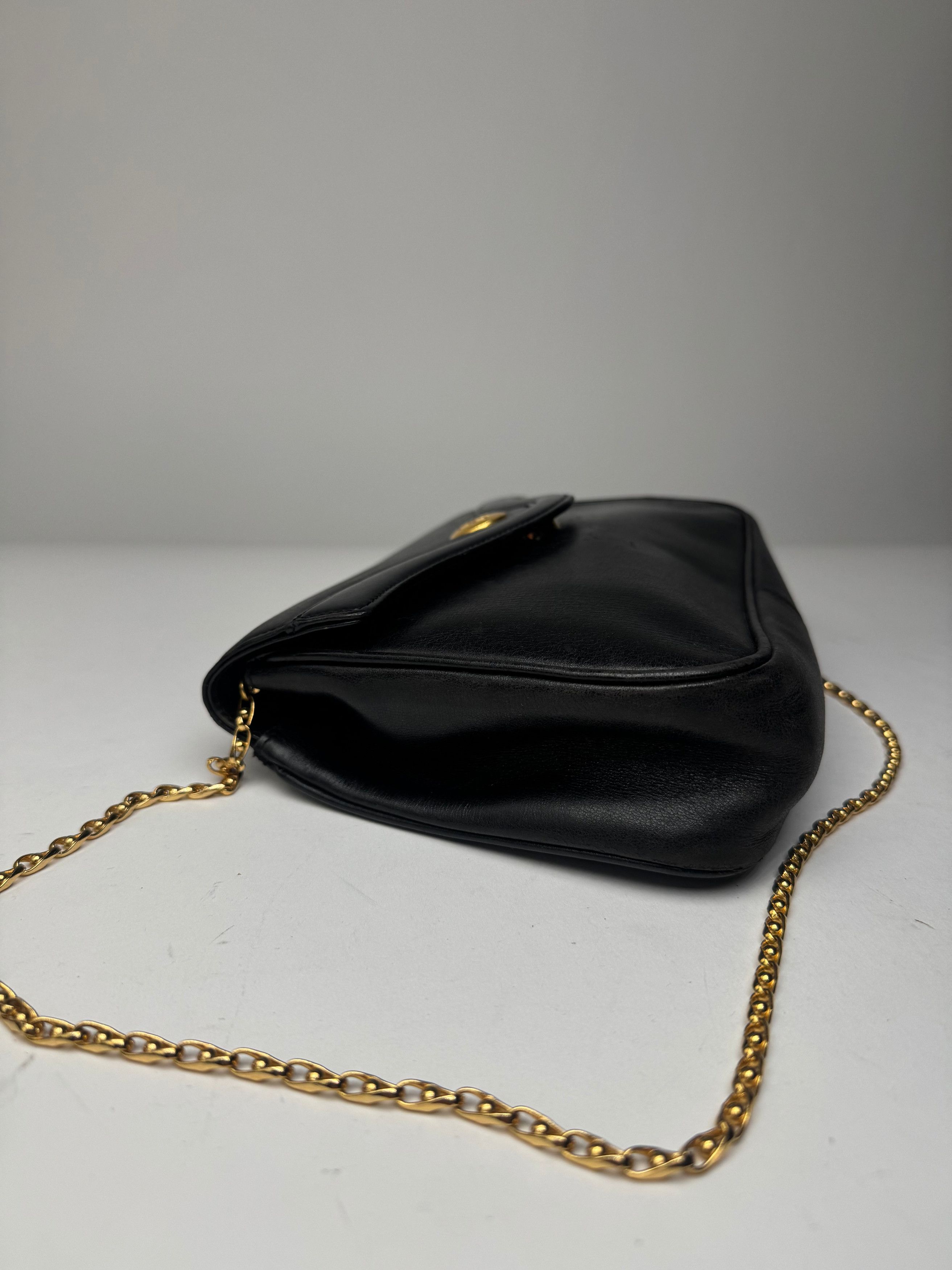 Givenchy Vintage Chain Logo Leather Bag Black Size ONE SIZE - 9 Thumbnail