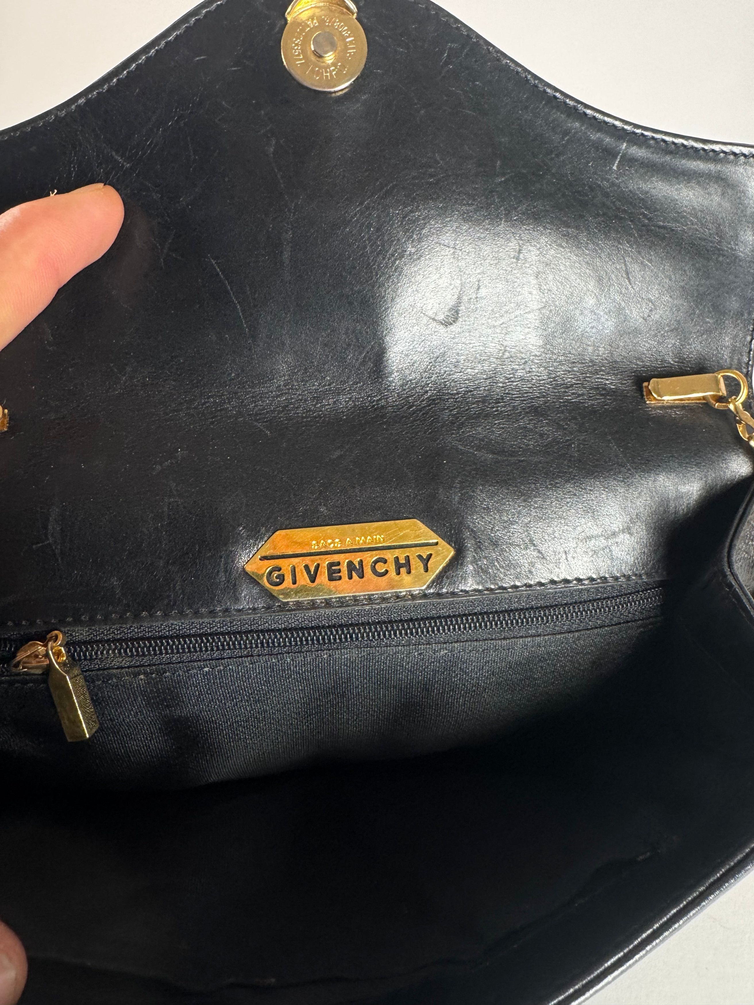 Givenchy Vintage Chain Logo Leather Bag Black Size ONE SIZE - 4 Thumbnail