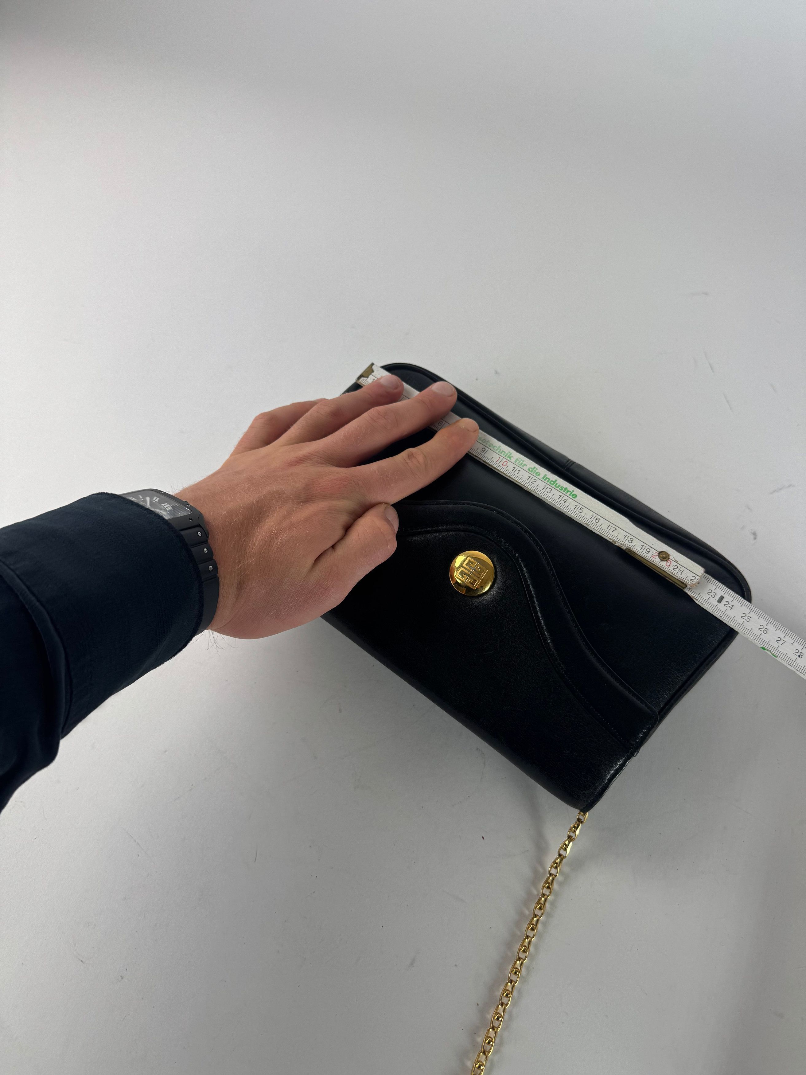 Givenchy Vintage Chain Logo Leather Bag Black Size ONE SIZE - 11 Thumbnail
