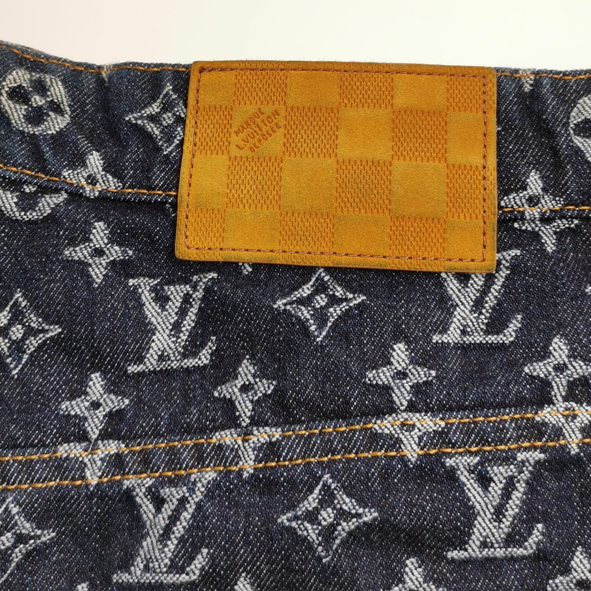 Louis Vuitton Louis Vuitton x NBA Cotton Logo Crewneck T-Shirt XS Size US XS / EU 42 / 0 - 6 Thumbnail