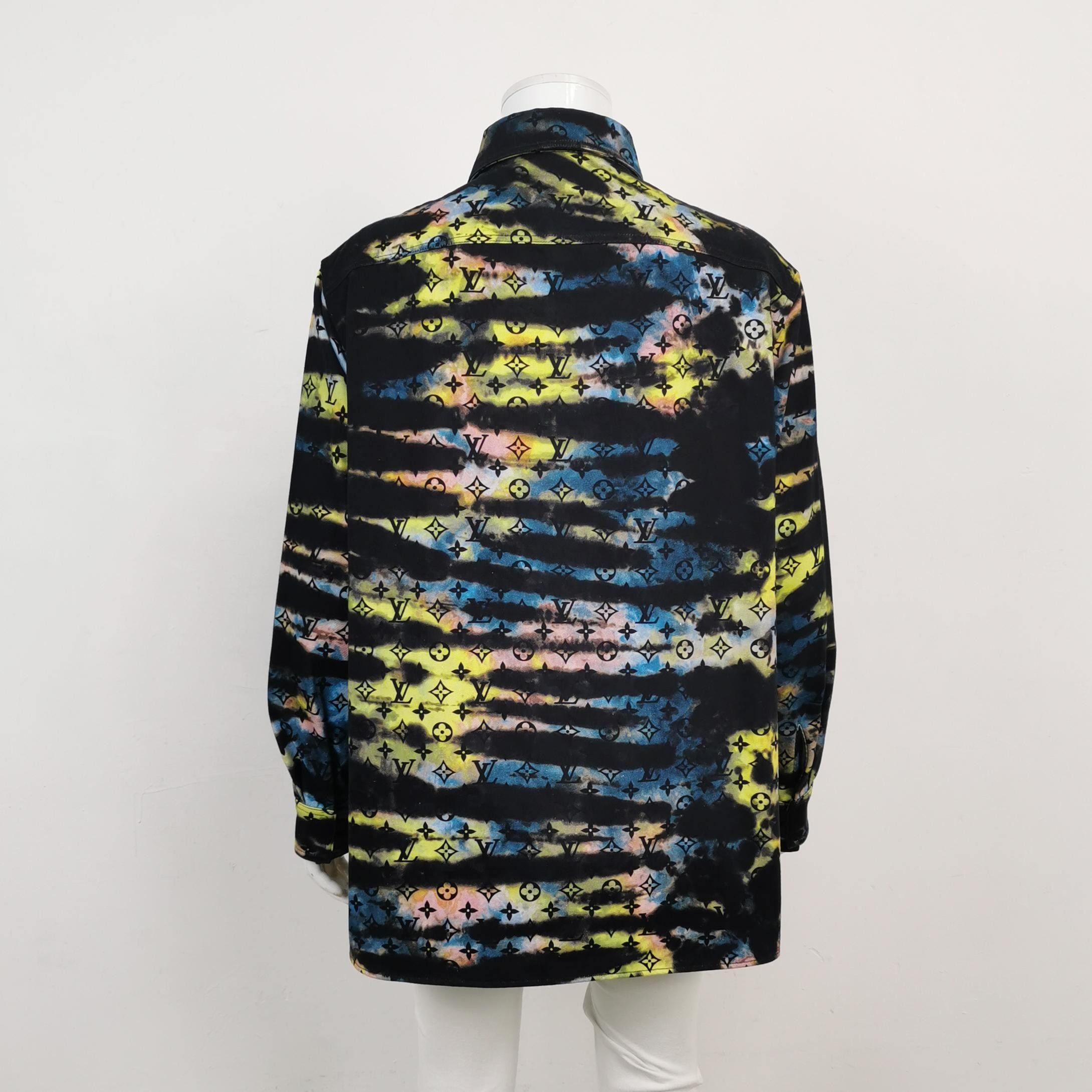 Louis Vuitton Louis Vuitton Blue Quilted Monogram Jacket M Size US M / EU 48-50 / 2 - 5 Thumbnail