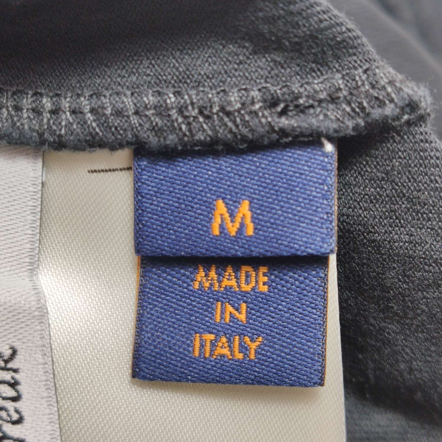Louis Vuitton Louis Vuitton M Size Logo Round Neck T-Shirt Size US M / EU 48-50 / 2 - 11 Thumbnail