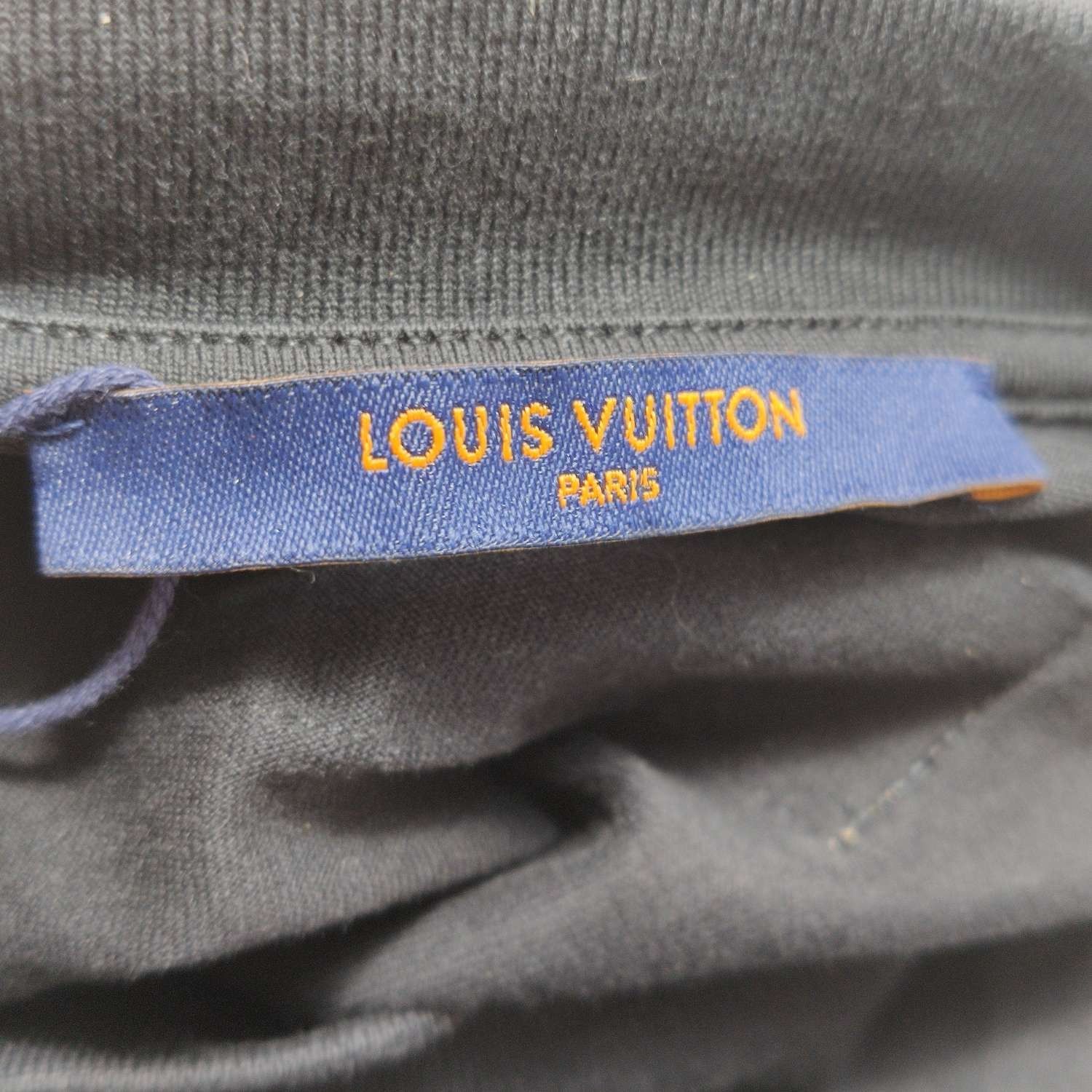 Louis Vuitton Louis Vuitton M Size Logo Round Neck T-Shirt Size US M / EU 48-50 / 2 - 9 Thumbnail