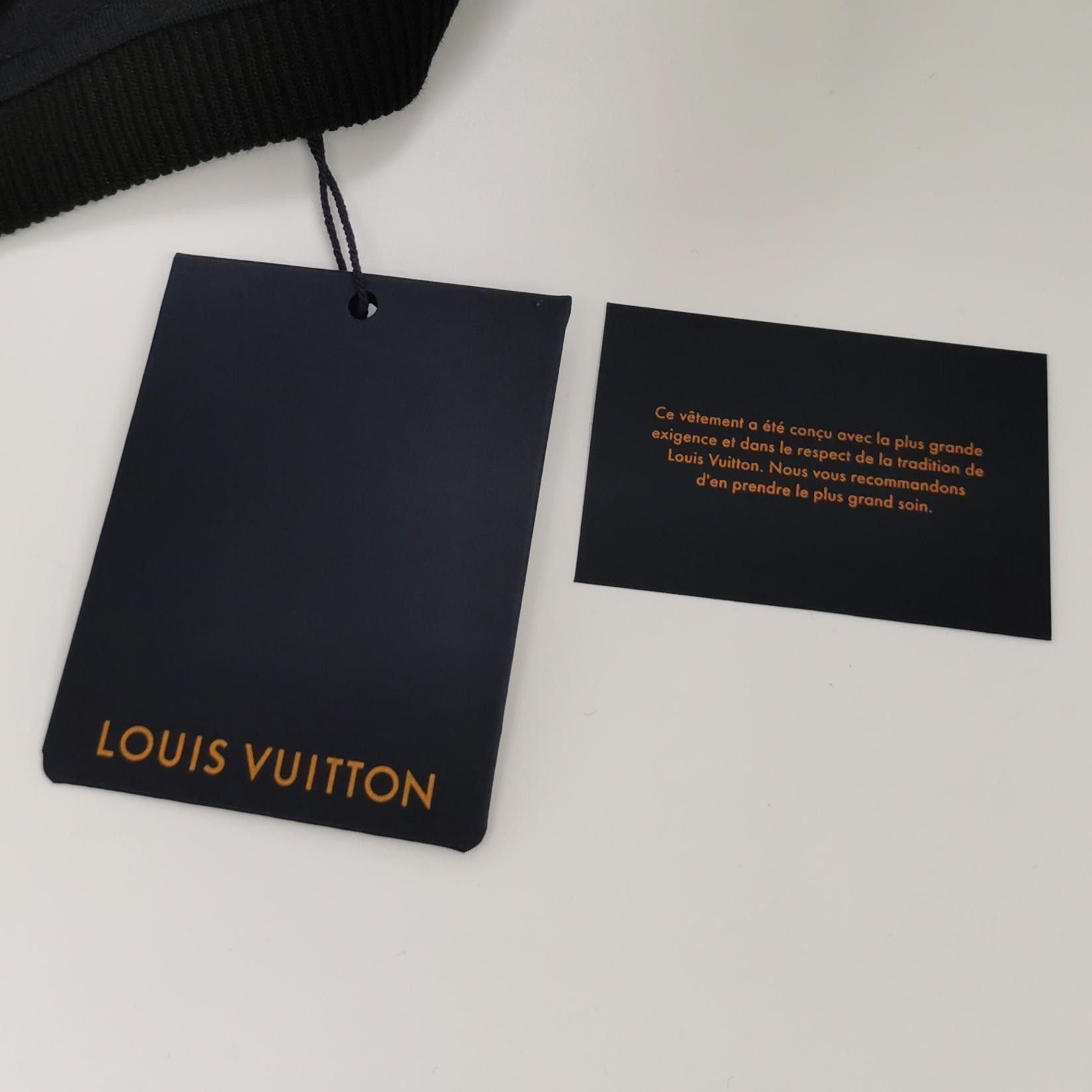 Louis Vuitton Louis Vuitton Wool Long-Sleeve Crewneck T-Shirt XL Size US XL / EU 56 / 4 - 7 Thumbnail