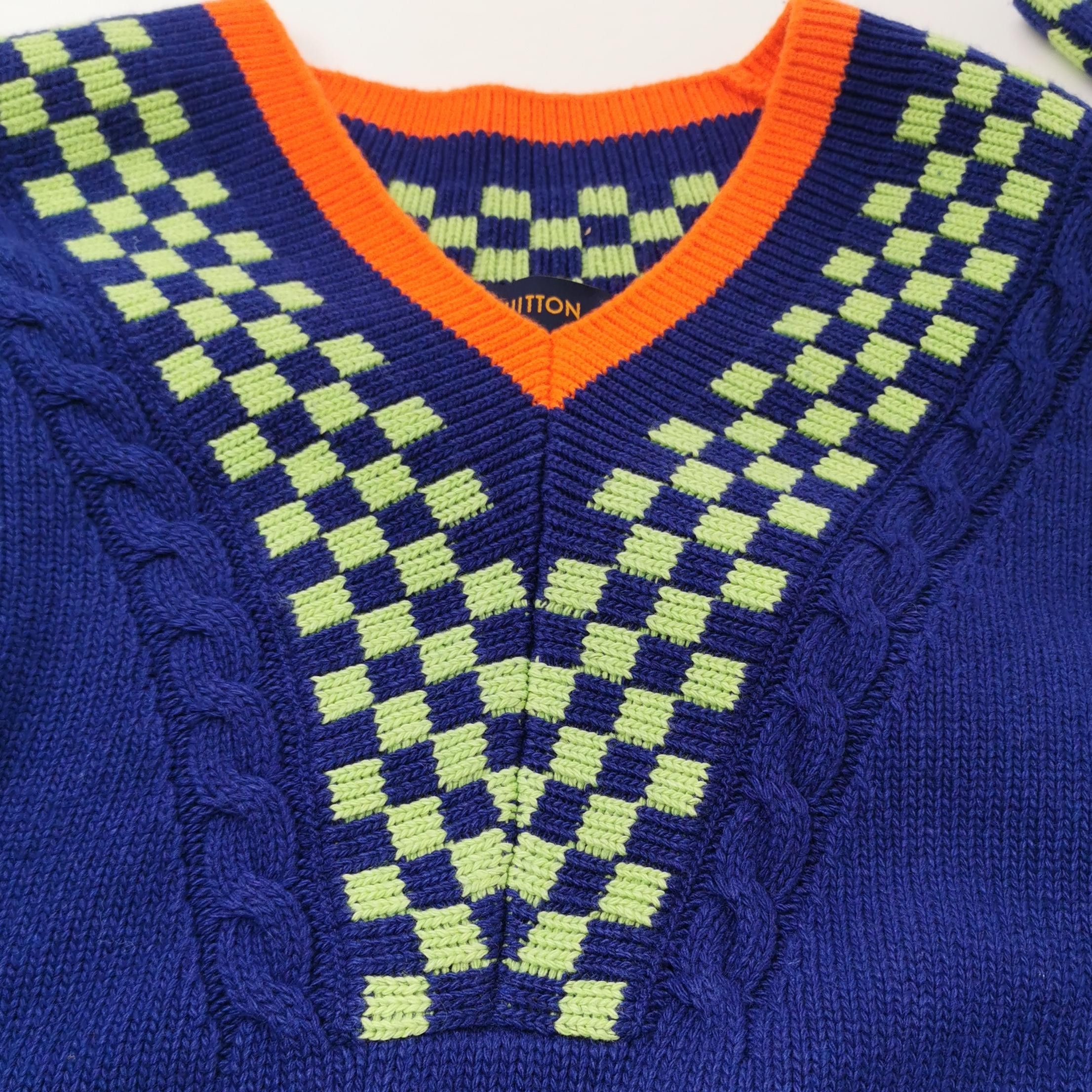 Louis Vuitton Louis Vuitton Blue Checkered V-Neck Sweater L Size US L / EU 52-54 / 3 - 5 Thumbnail