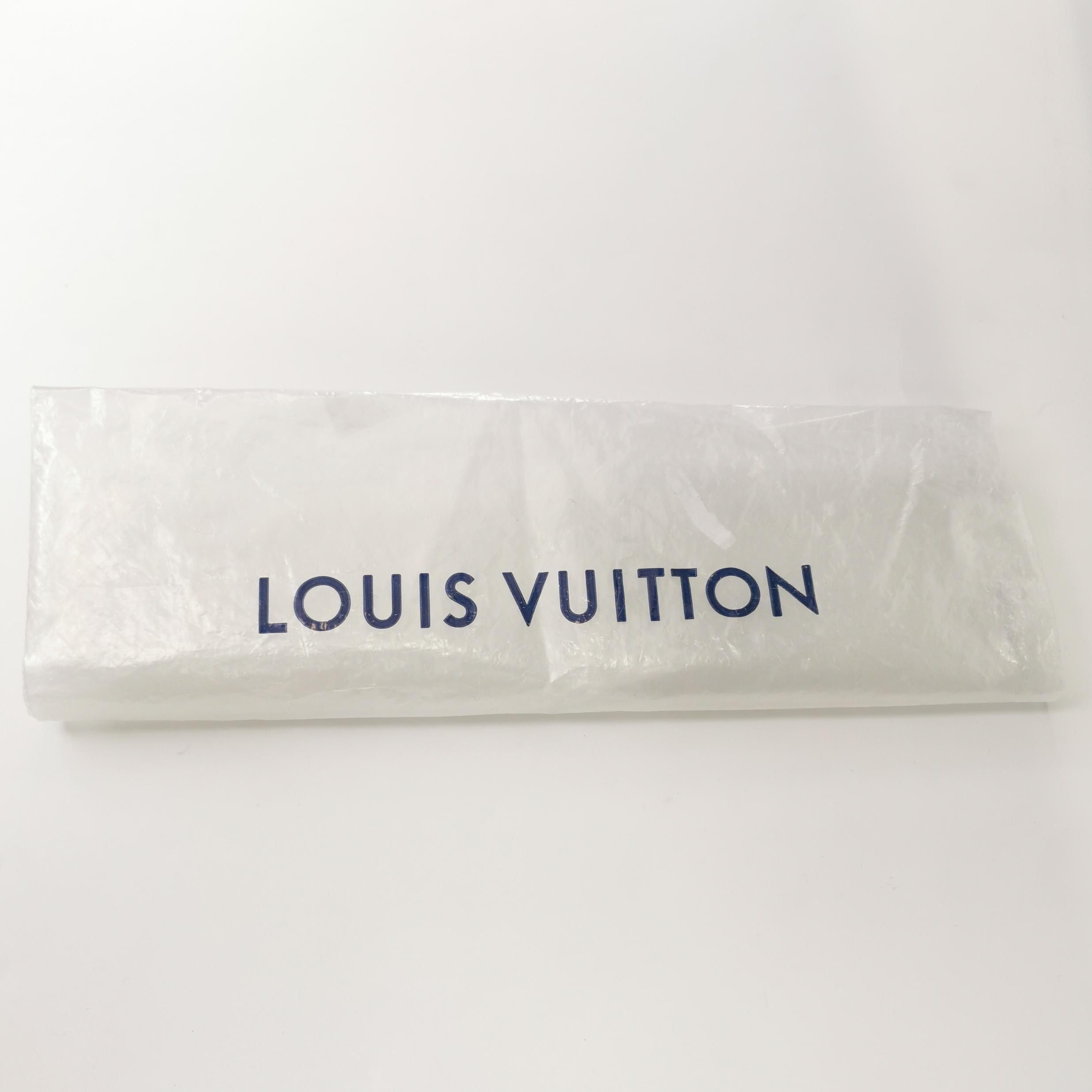 Louis Vuitton Louis Vuitton Blue Checkered V-Neck Sweater L Size US L / EU 52-54 / 3 - 9 Thumbnail