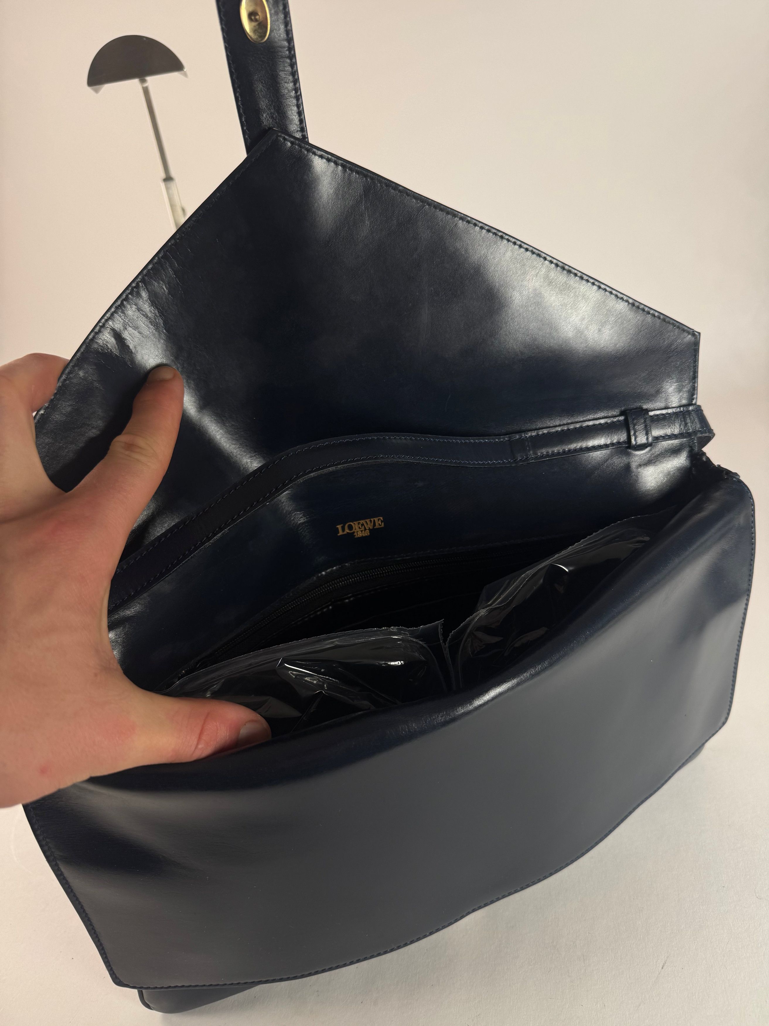 Loewe Vintage Leather Shoulder Bag Navy Size ONE SIZE - 6 Thumbnail