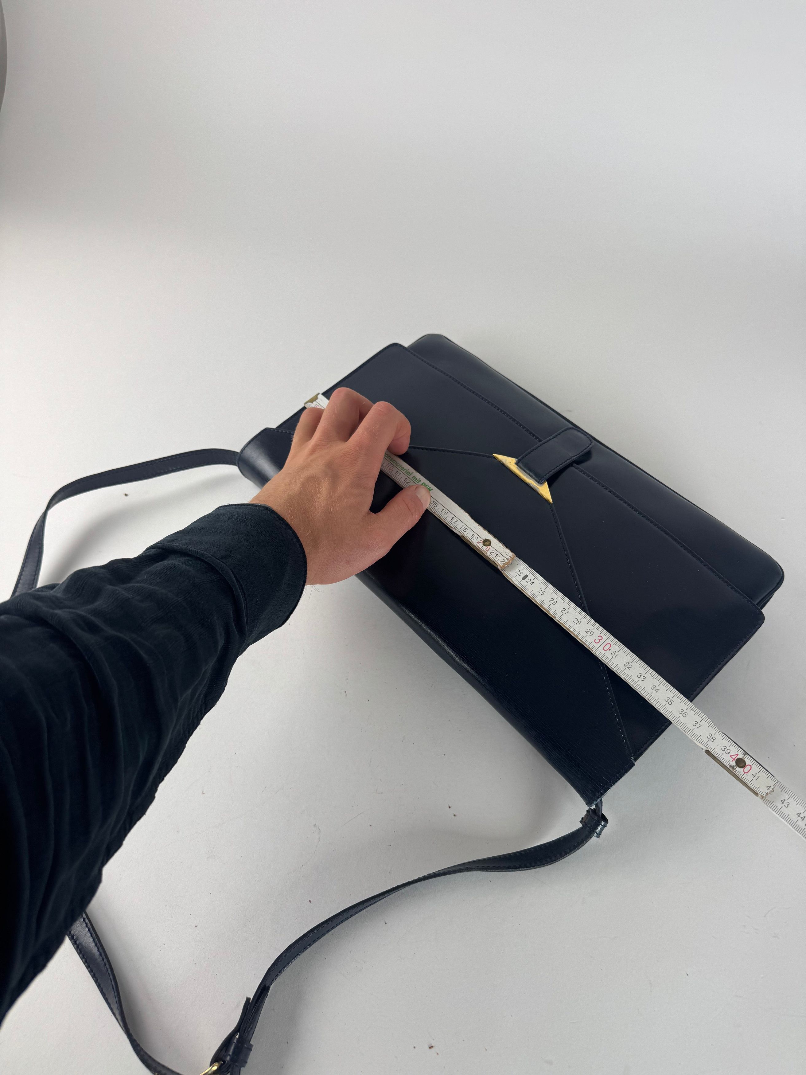 Loewe Vintage Leather Shoulder Bag Navy Size ONE SIZE - 10 Thumbnail