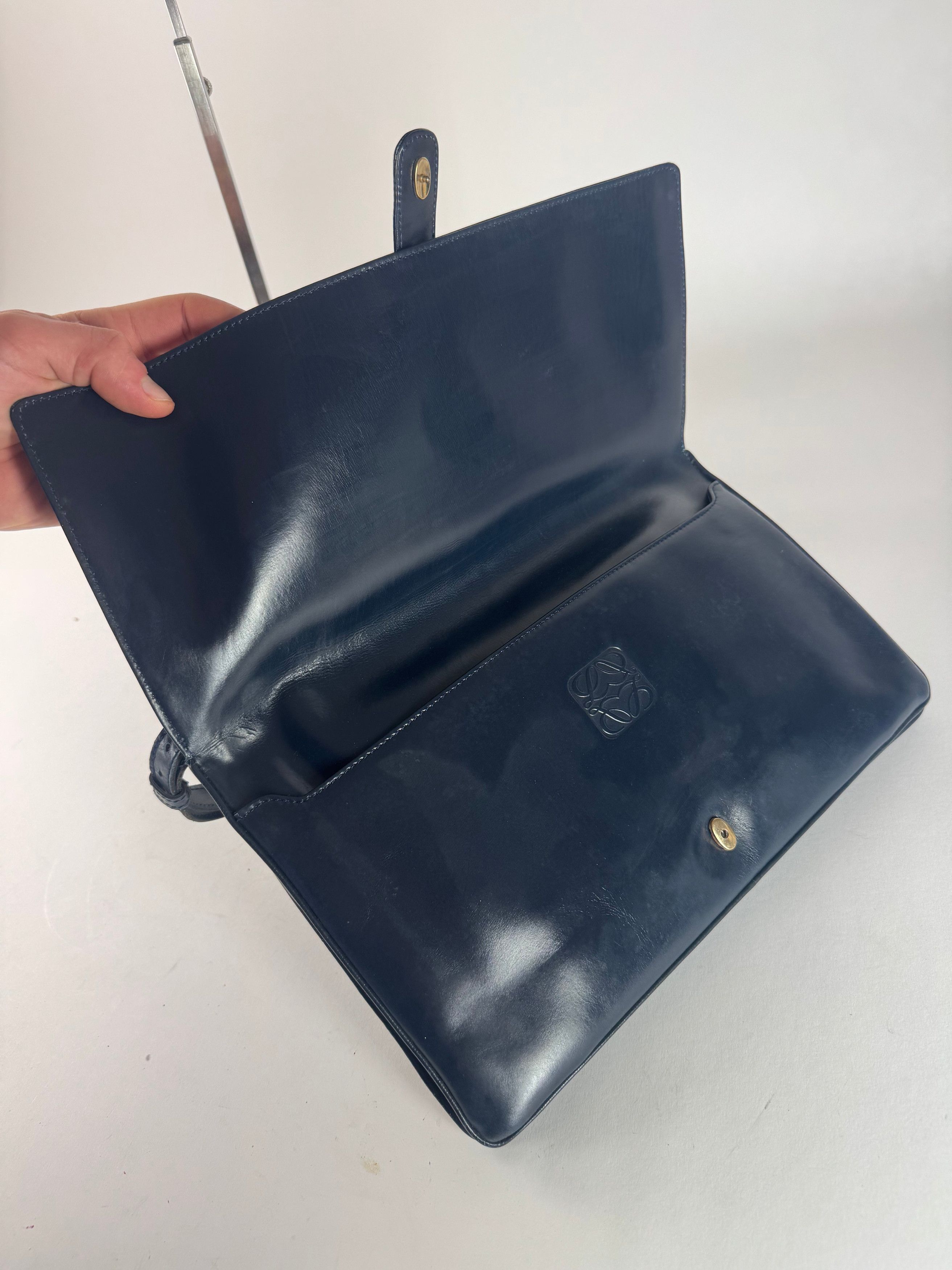 Loewe Vintage Leather Shoulder Bag Navy Size ONE SIZE - 9 Thumbnail