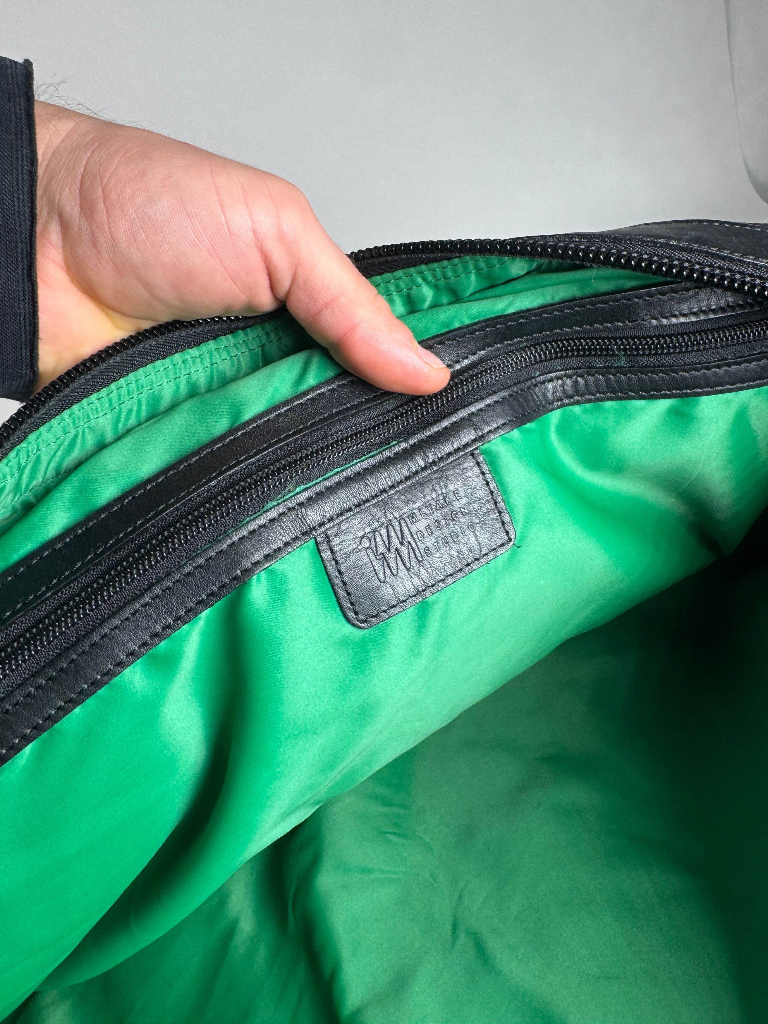 Issey Miyake Vintage Polyester / Leather Tote Bag Black/Green Size ONE SIZE - 4 Thumbnail
