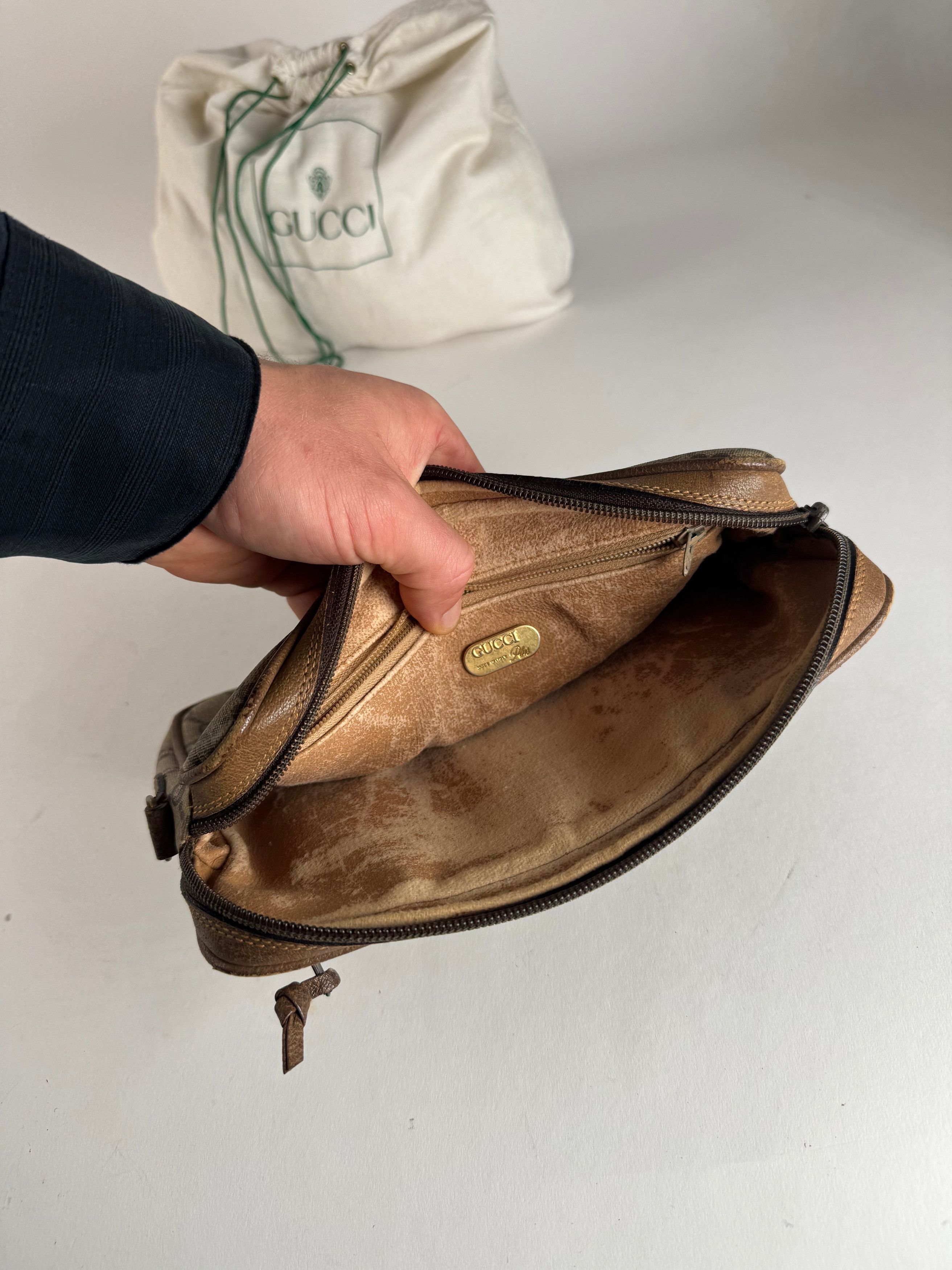 Gucci Vintage Monogram Leather Clutch Grey Brown Size ONE SIZE - 3 Thumbnail