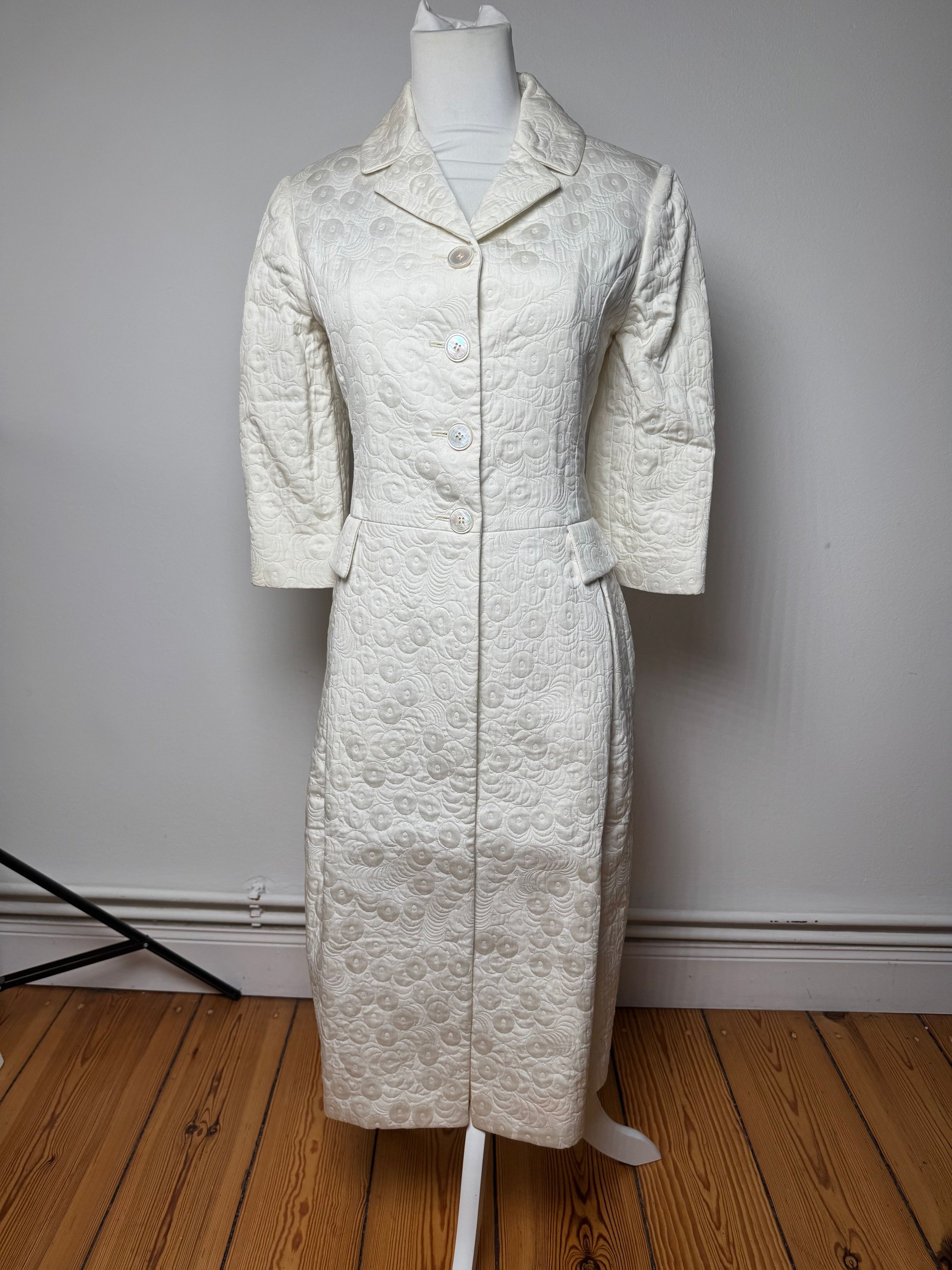 Salvatore Ferragamo Vintage Monogram Dress White M Size M / US 6-8 / IT 42-44 - 7 Thumbnail