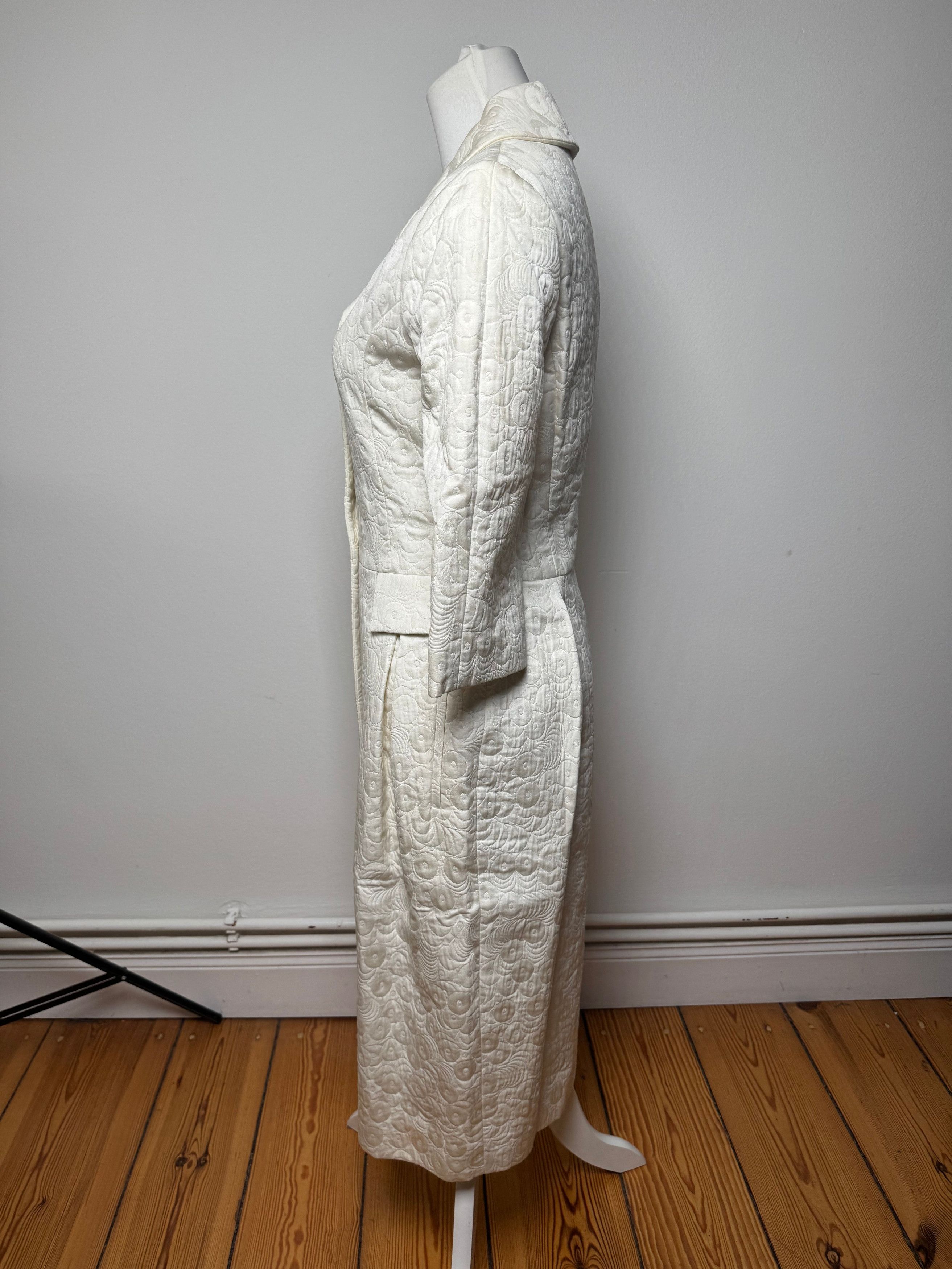 Salvatore Ferragamo Vintage Monogram Dress White M Size M / US 6-8 / IT 42-44 - 2 Thumbnail