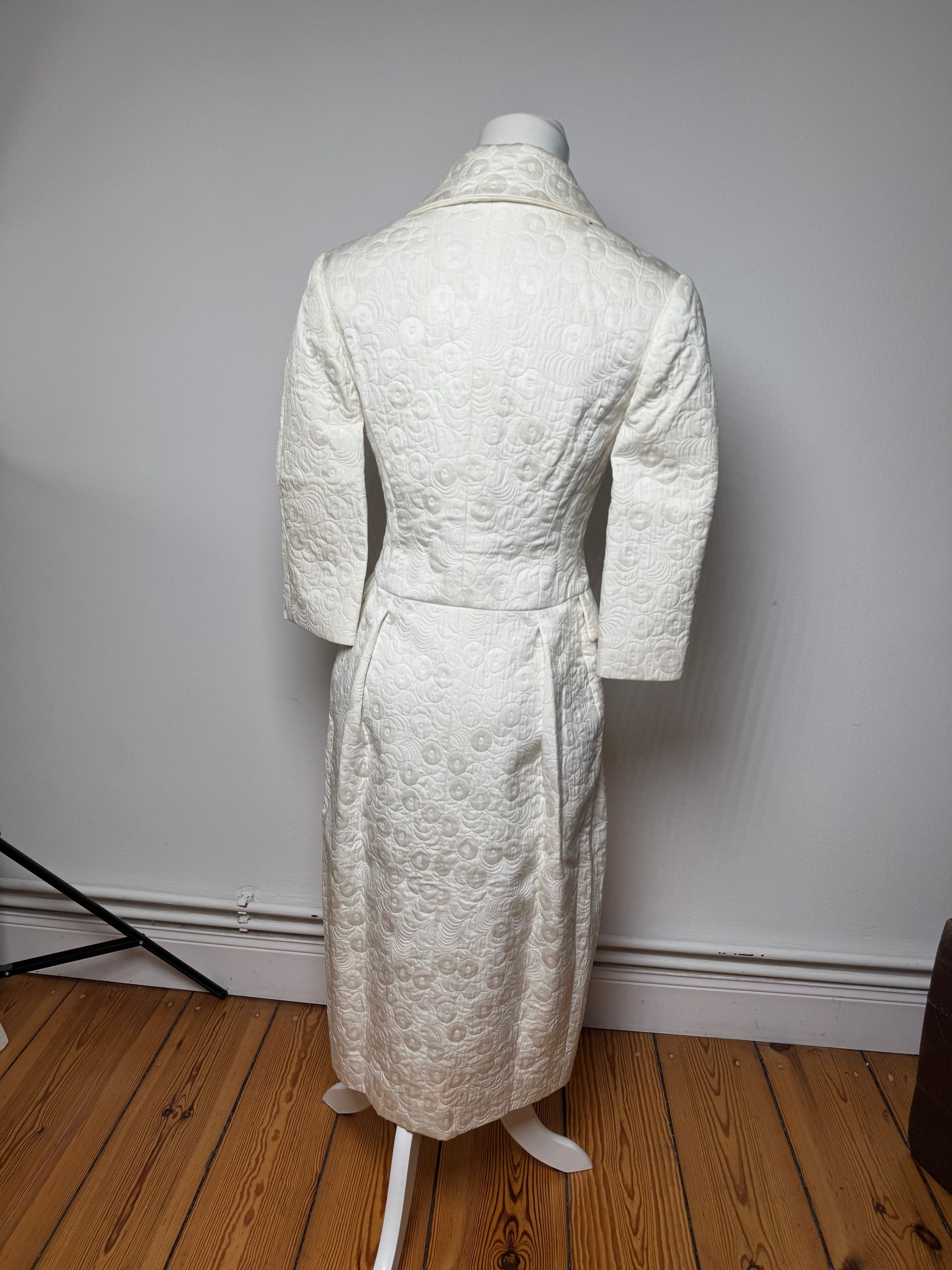 Salvatore Ferragamo Vintage Monogram Dress White M Size M / US 6-8 / IT 42-44 - 3 Thumbnail