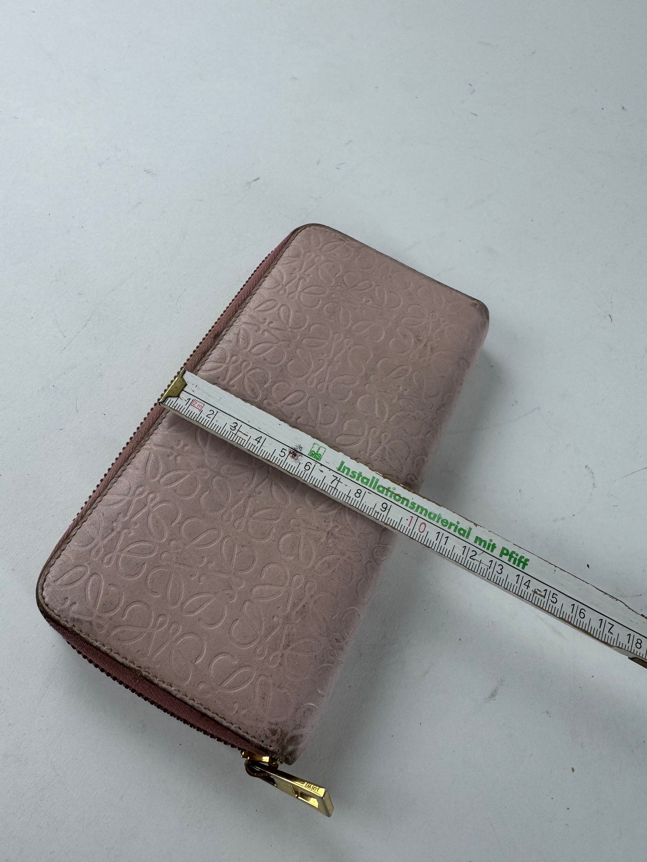 Loewe Vintage Madrid Zippy Leather monogram Wallet Pink Size ONE SIZE - 9 Thumbnail