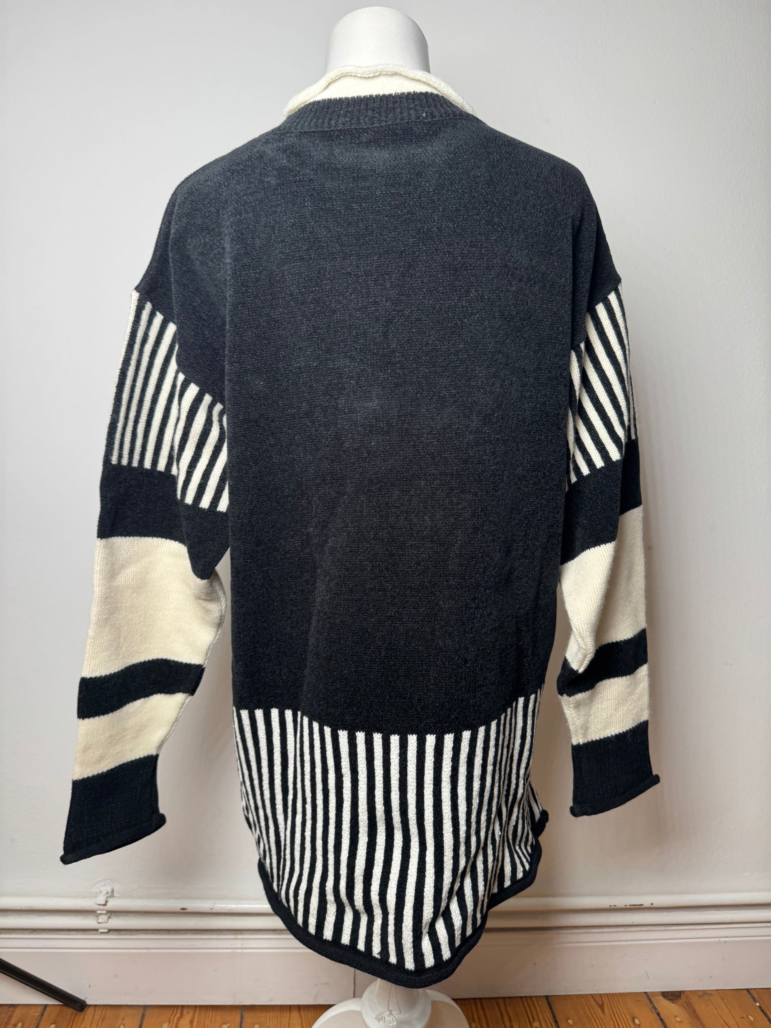 Kansai Yamamoto Vintage Unisex Crewneck Sweater M/L Size M / US 6-8 / IT 42-44 - 13 Thumbnail