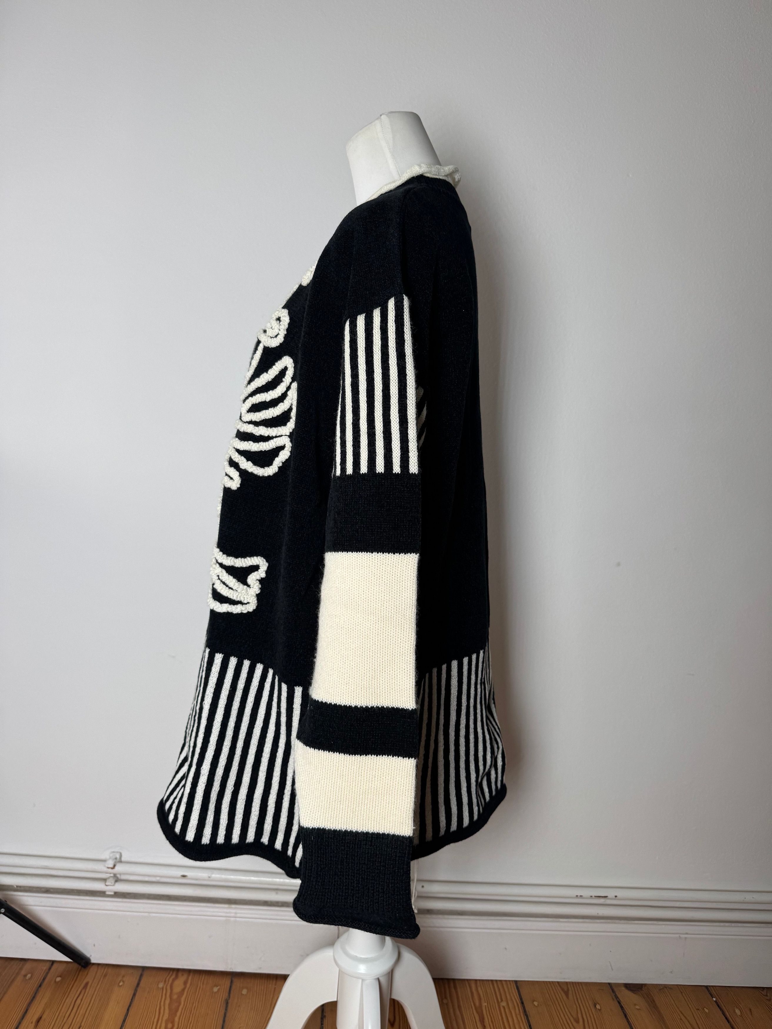 Kansai Yamamoto Vintage Unisex Crewneck Sweater M/L Size M / US 6-8 / IT 42-44 - 2 Thumbnail