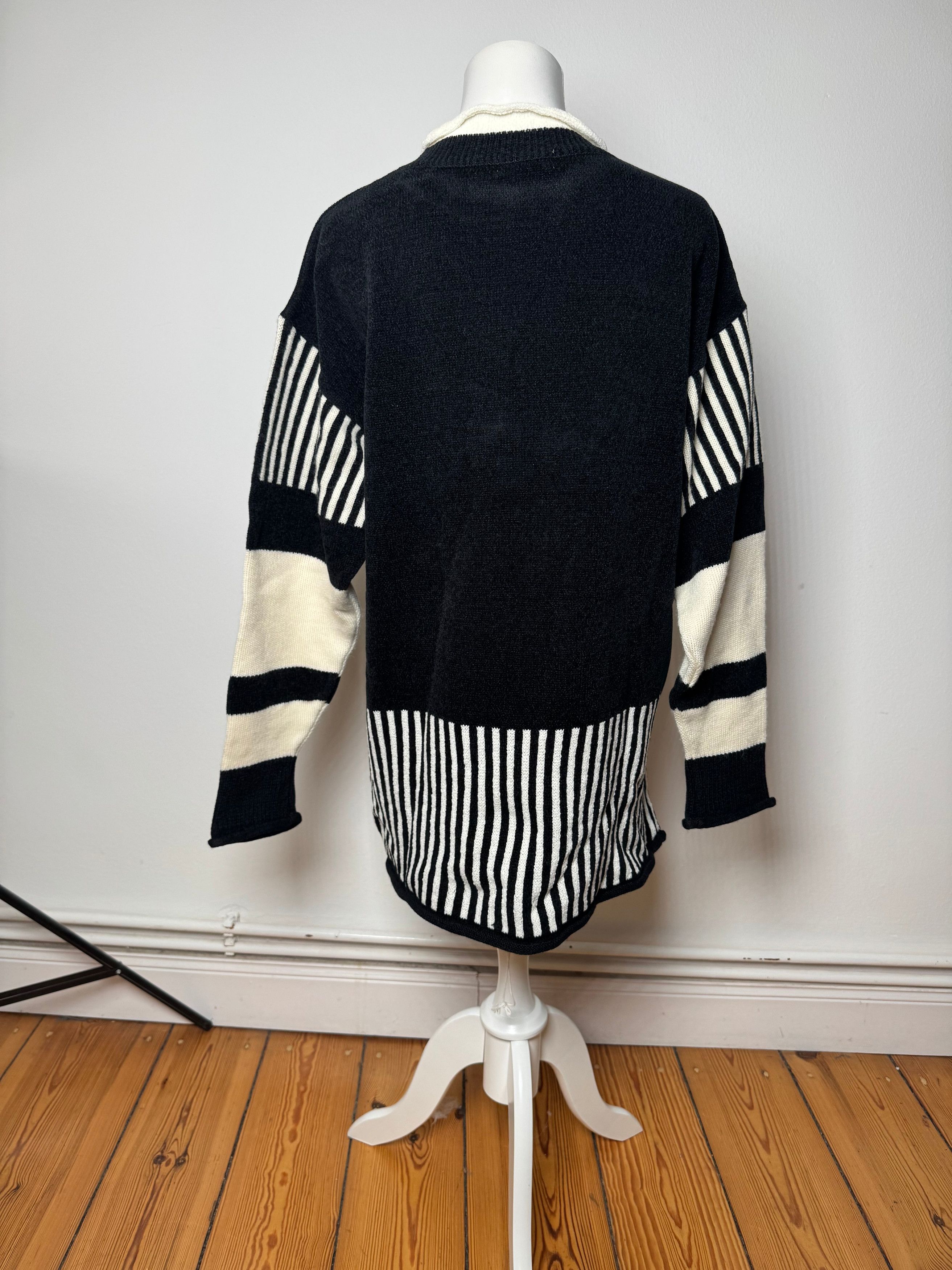 Kansai Yamamoto Vintage Unisex Crewneck Sweater M/L Size M / US 6-8 / IT 42-44 - 3 Thumbnail