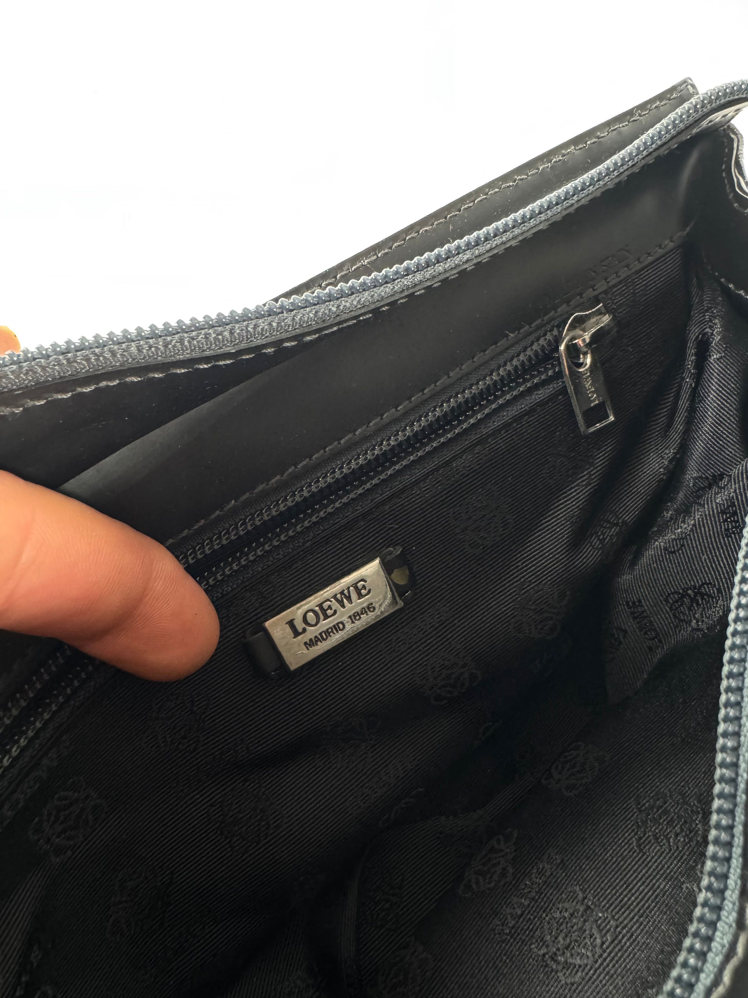 Loewe Vintage Madrid Patent Leather Shoulder Bag Black Dark-Green Size ONE SIZE - 4 Thumbnail