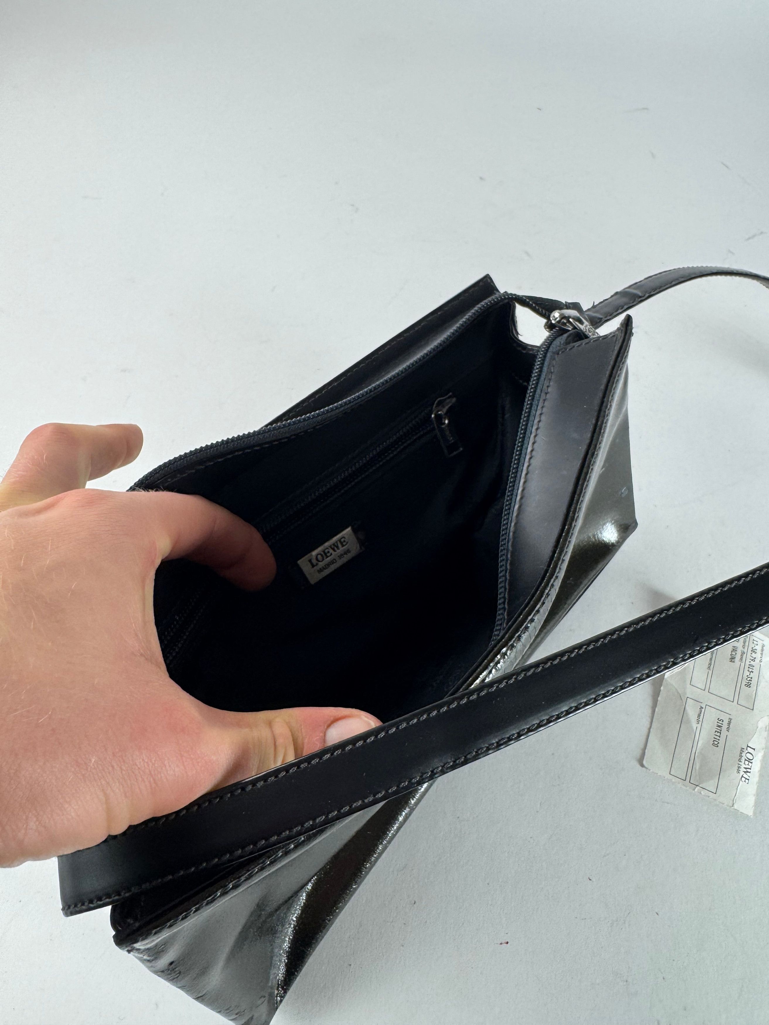 Loewe Vintage Madrid Patent Leather Shoulder Bag Black Dark-Green Size ONE SIZE - 3 Thumbnail