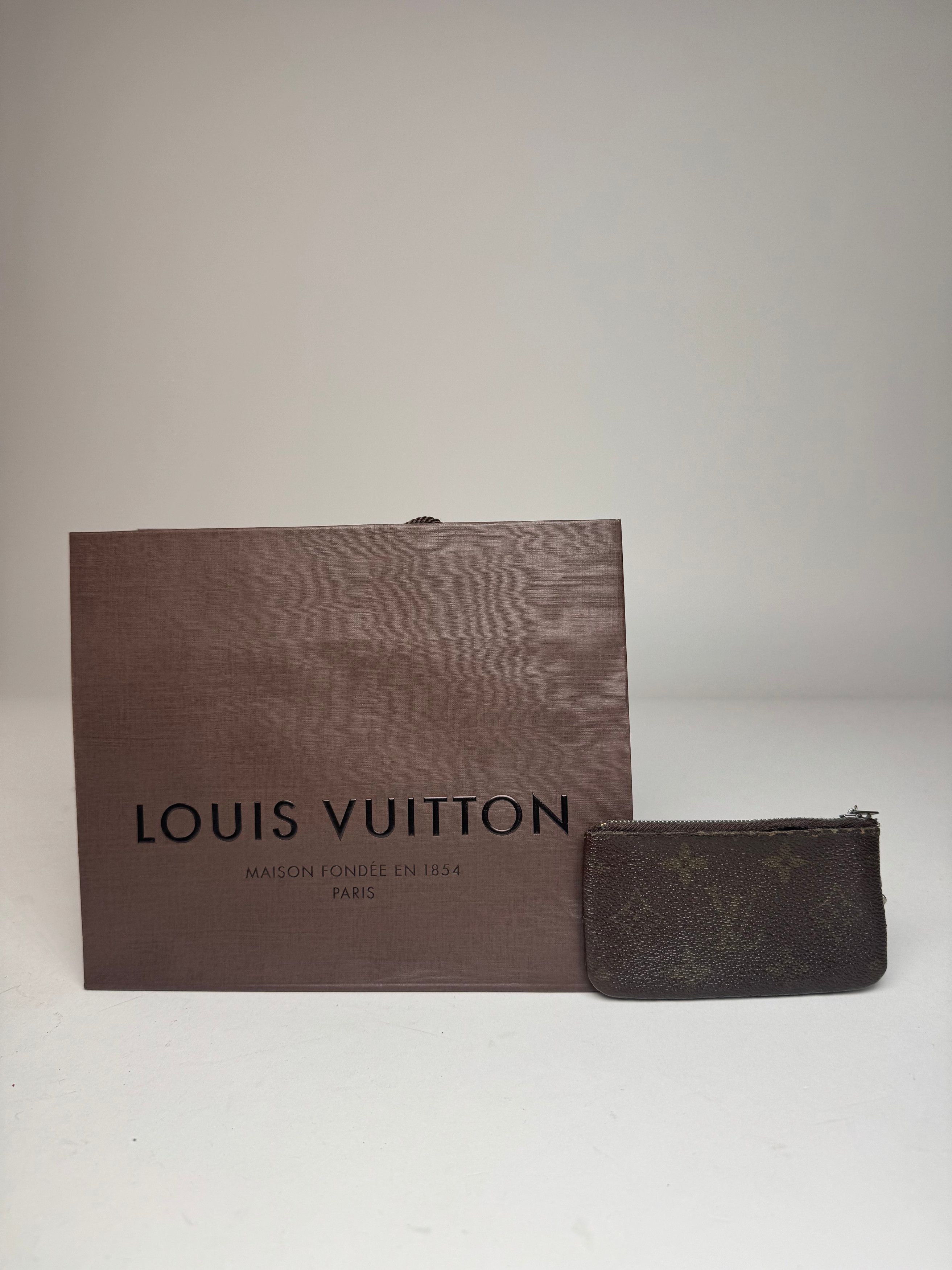 Louis Vuitton Vintage Le Dauphine Leather Card Holder Brown Size ONE SIZE - 2 Thumbnail