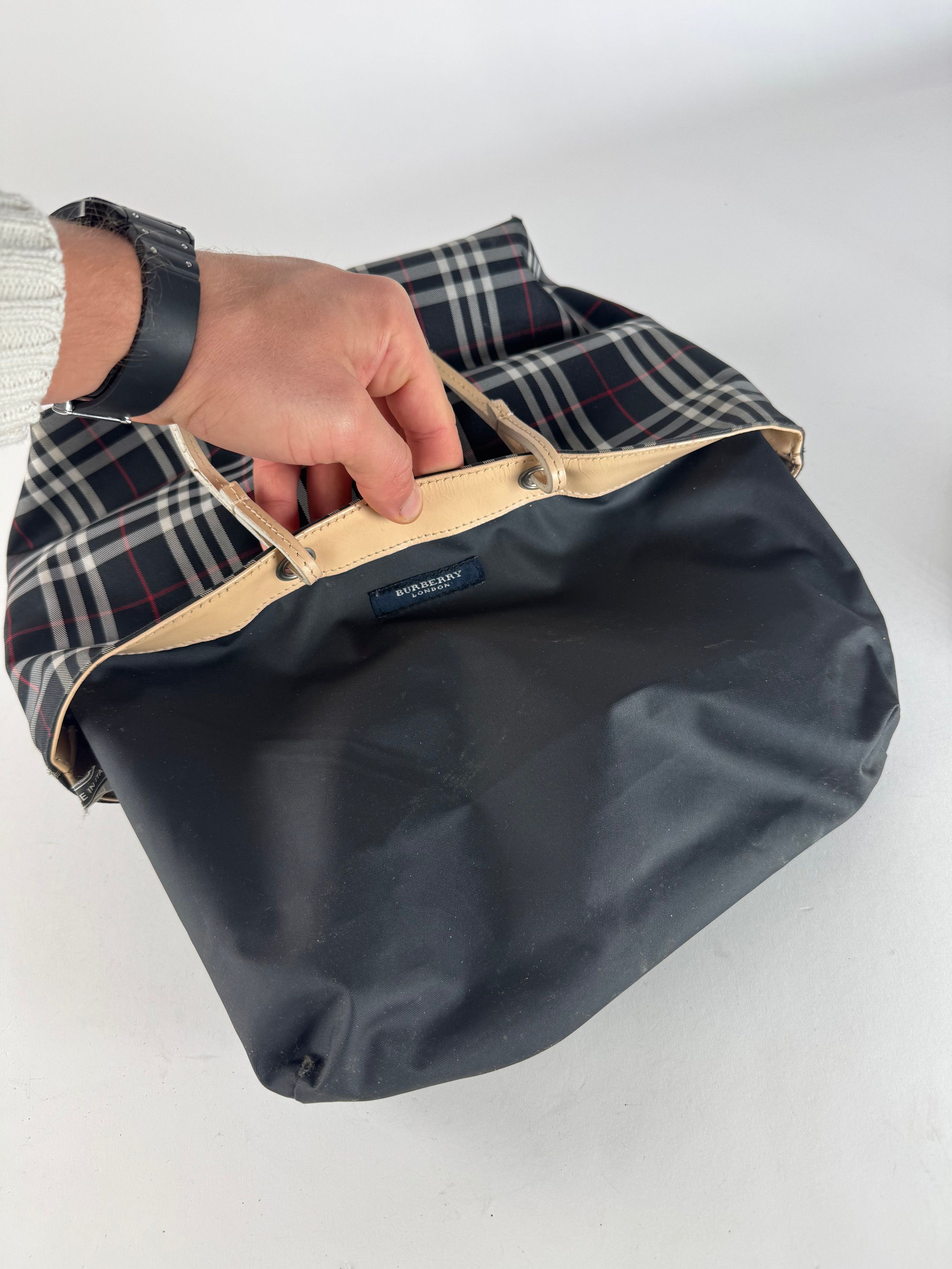 Burberry Vintage Nova Check Tote Bag Beige Black Size ONE SIZE - 2 Thumbnail