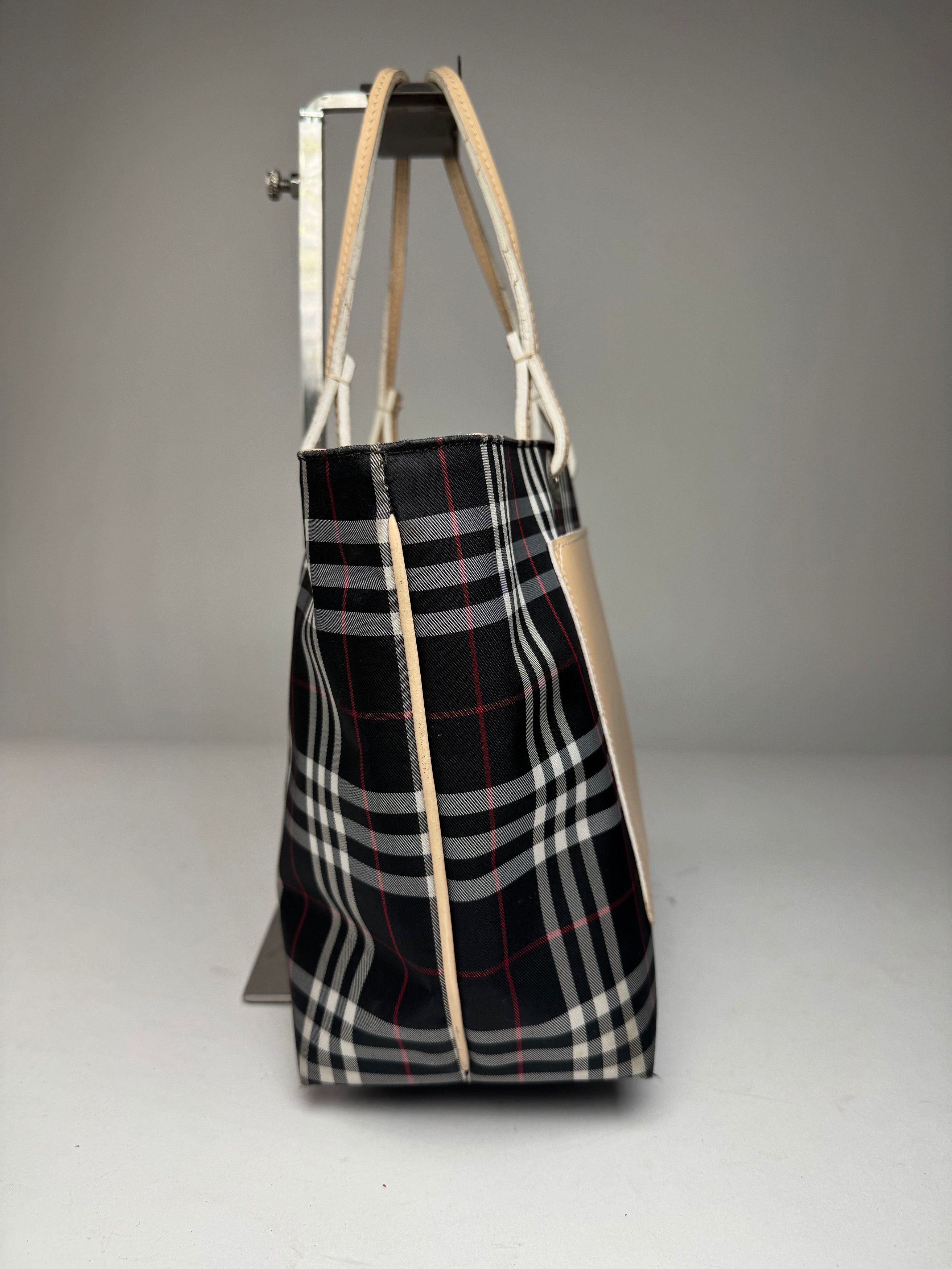 Burberry Vintage Nova Check Tote Bag Beige Black Size ONE SIZE - 8 Thumbnail