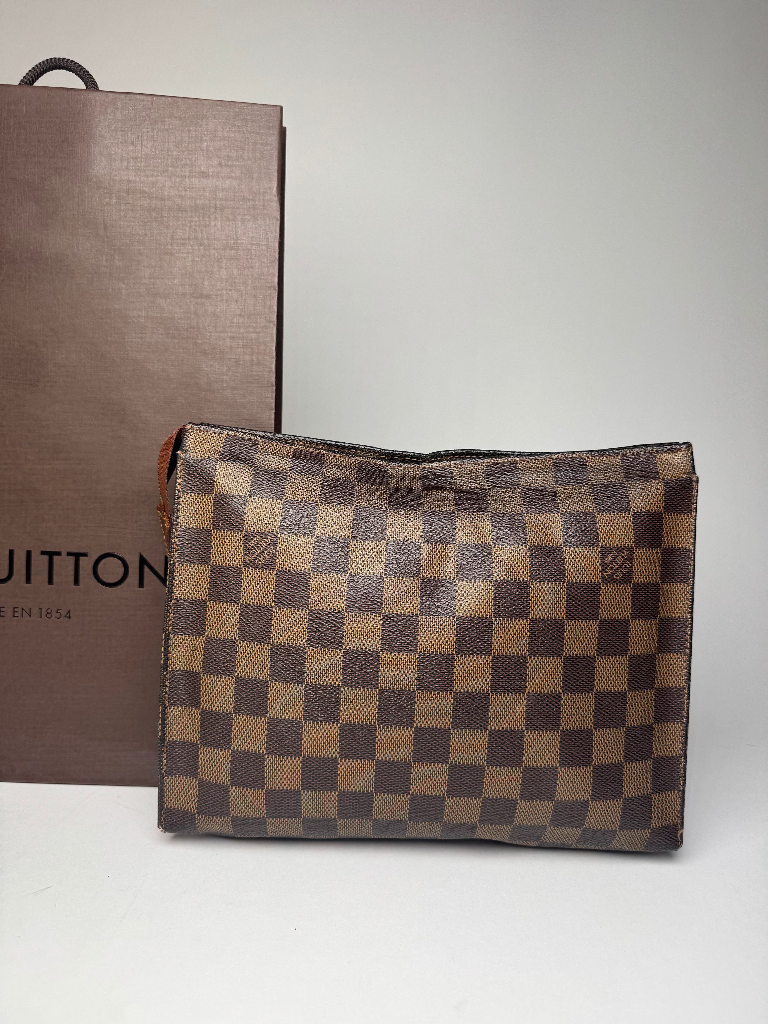 Louis Vuitton Vintage Damier Monogram Leather Clutch Brown Size ONE SIZE - 13 Thumbnail