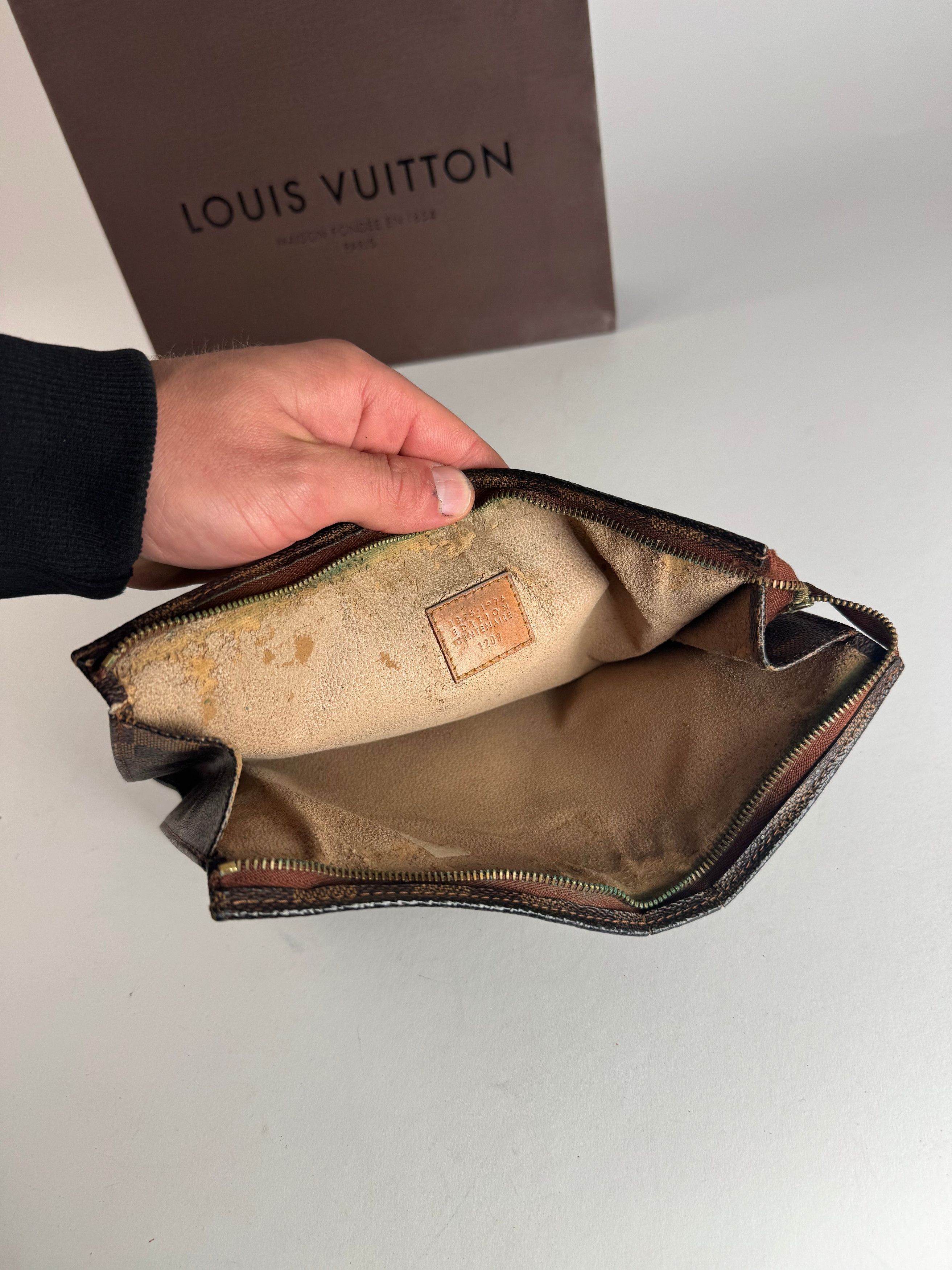 Louis Vuitton Vintage Damier Monogram Leather Clutch Brown Size ONE SIZE - 3 Thumbnail