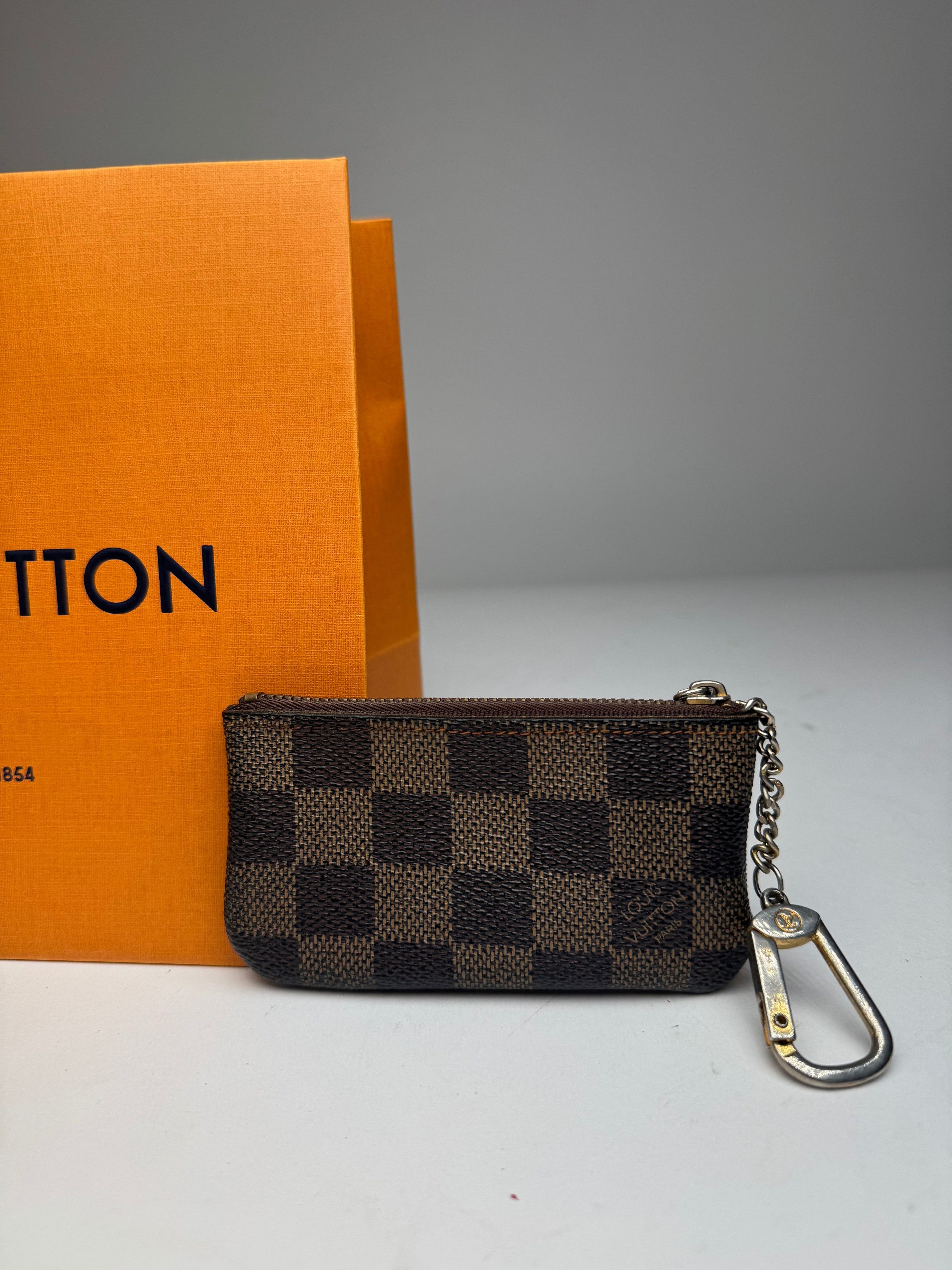 Louis Vuitton Vintage Le Dauphine Leather Damier Monogram Card Holder Brow Size ONE SIZE - 7 Thumbnail