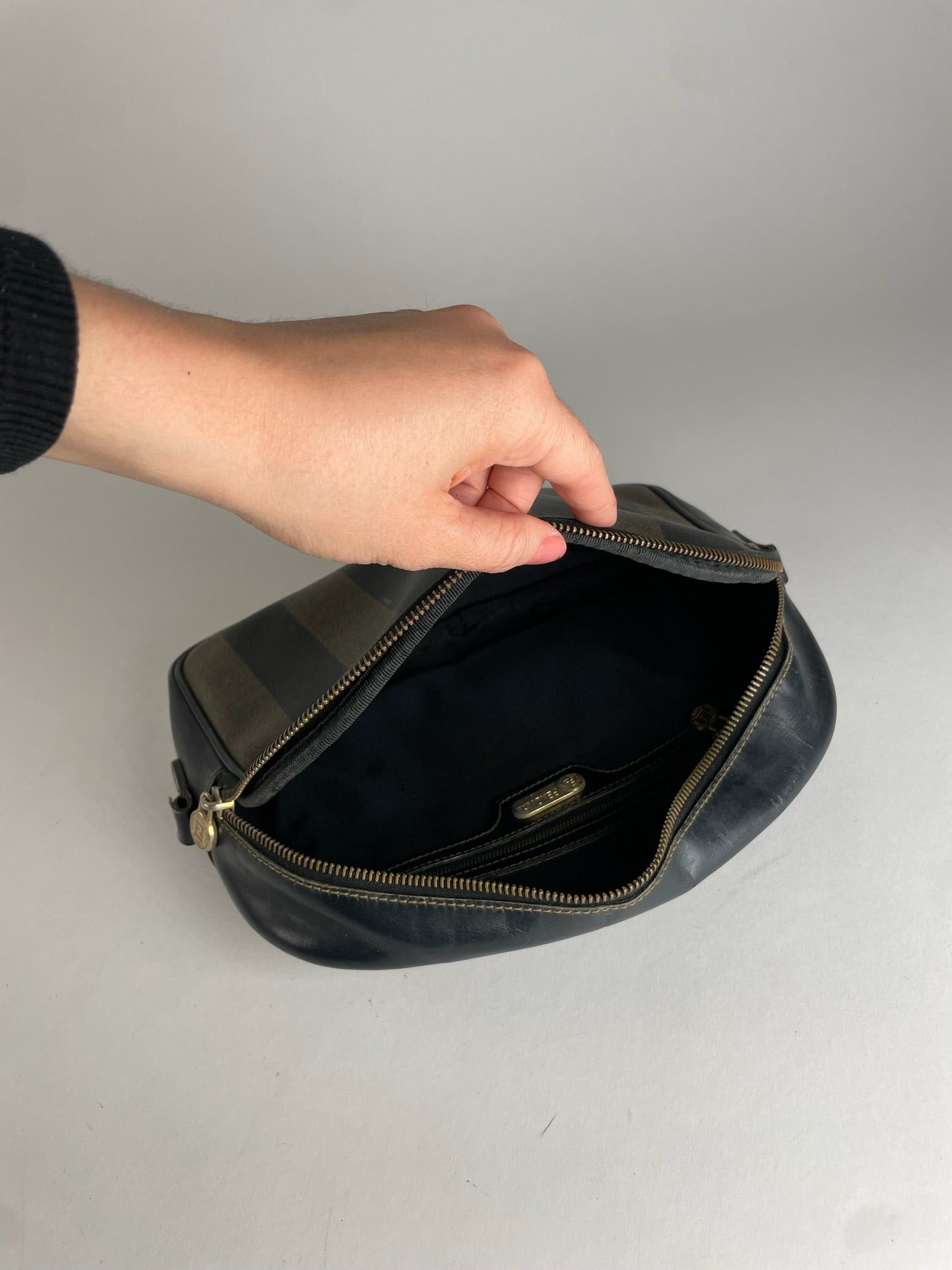 Fendi Vintage Striped Leather Clutch Black Brown Size ONE SIZE - 4 Thumbnail