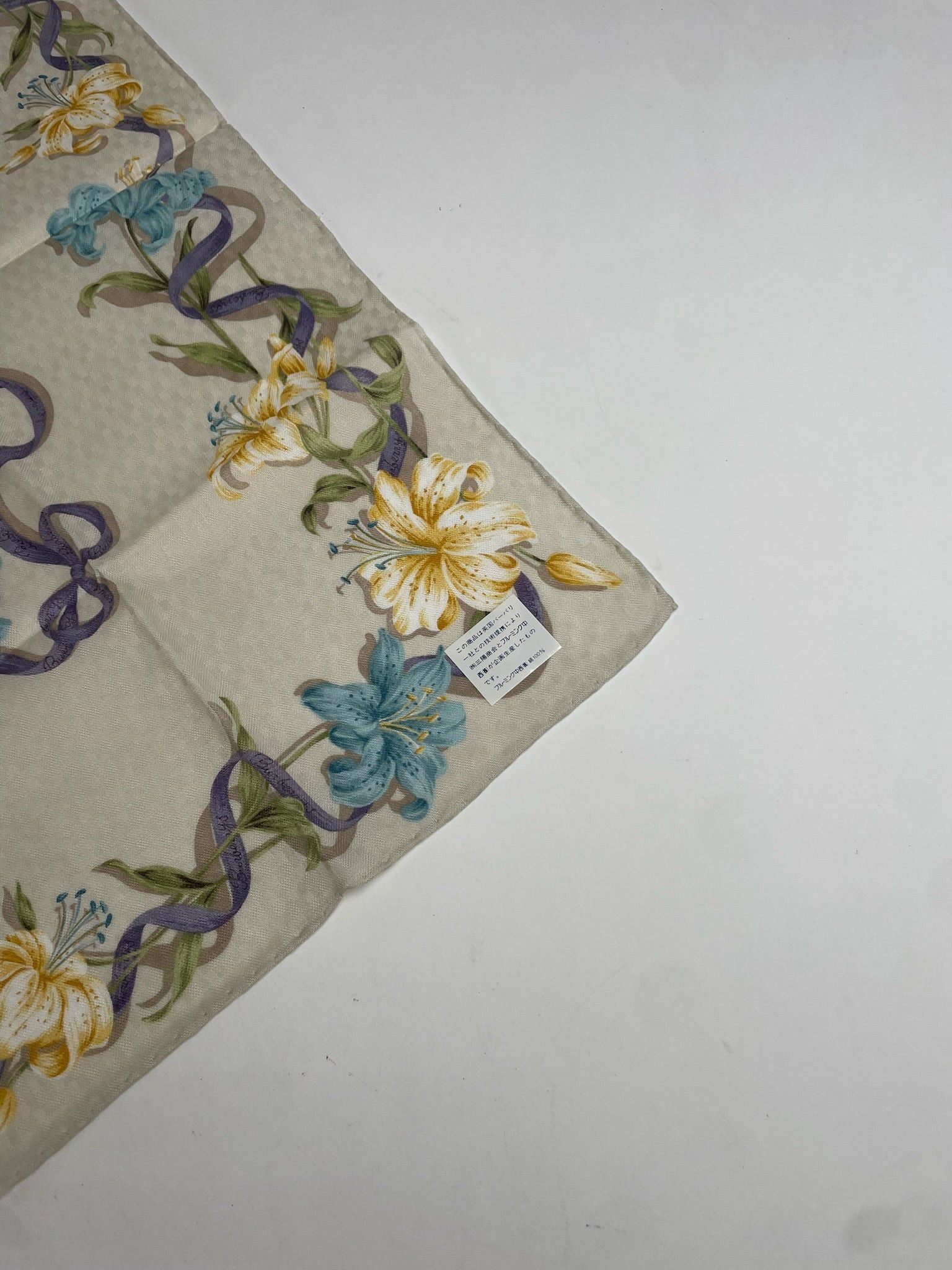Burberry Vintage Floral Scarf Beige Yellow Blue Size ONE SIZE - 6 Thumbnail
