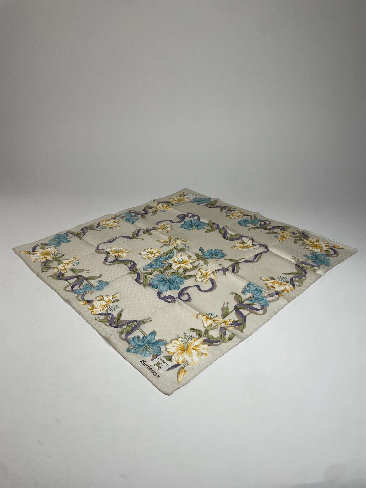 Burberry Vintage Floral Scarf Beige Yellow Blue Size ONE SIZE - 3 Thumbnail