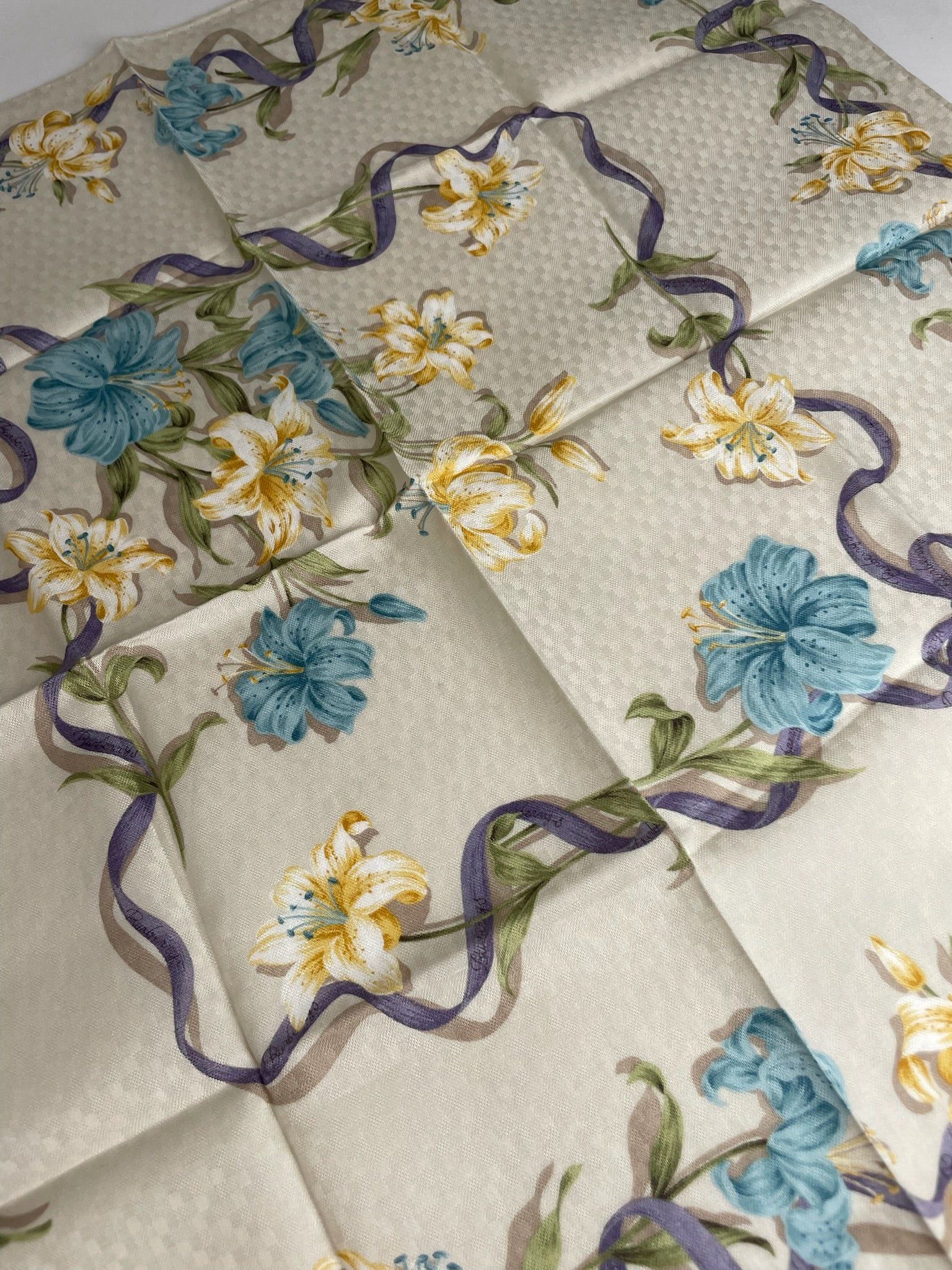 Burberry Vintage Floral Scarf Beige Yellow Blue Size ONE SIZE - 5 Thumbnail