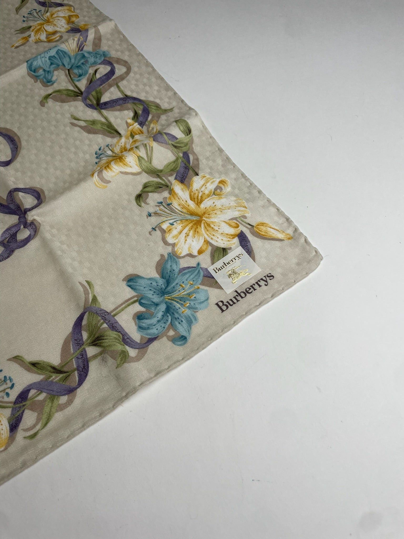 Burberry Vintage Floral Scarf Beige Yellow Blue Size ONE SIZE - 7 Thumbnail