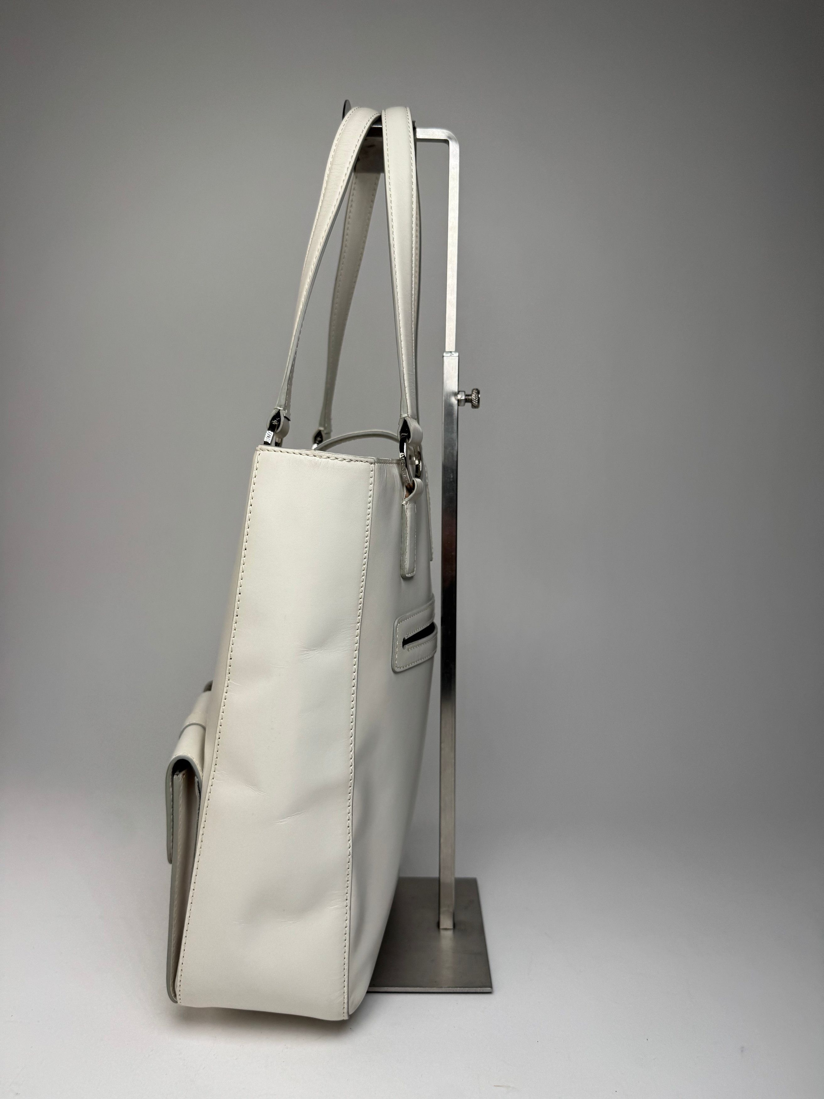 Givenchy Vintage Leather Handbag White Size ONE SIZE - 7 Thumbnail